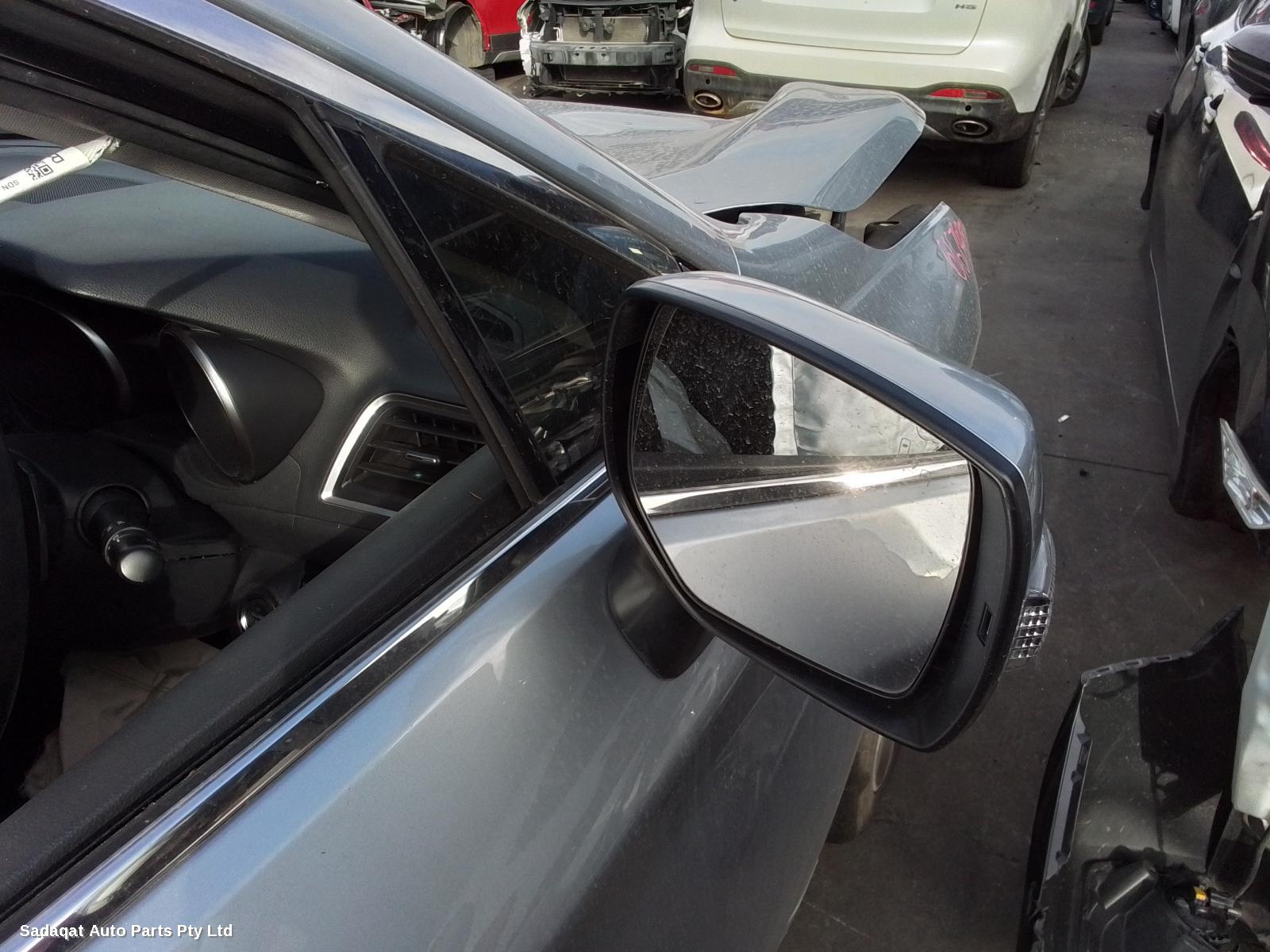 Subaru Liberty Right Door Mirror