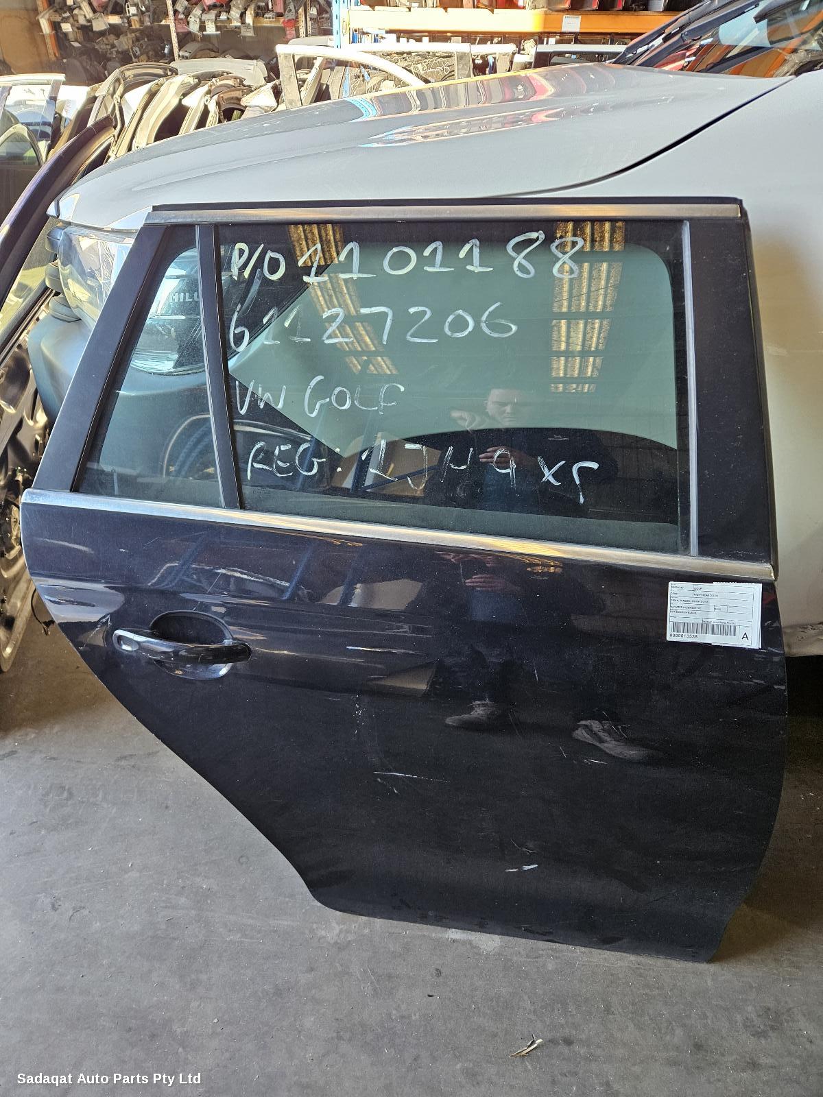 Volkswagen Golf Right_rear_door_sliding