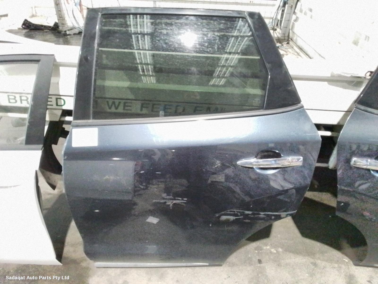 Nissan Murano Left Rear Door/sliding