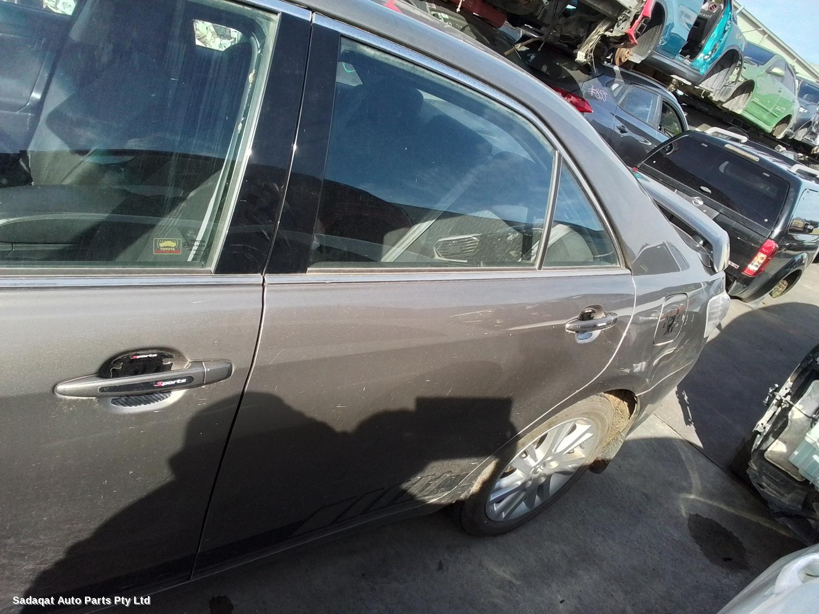 Toyota Aurion Left Guard