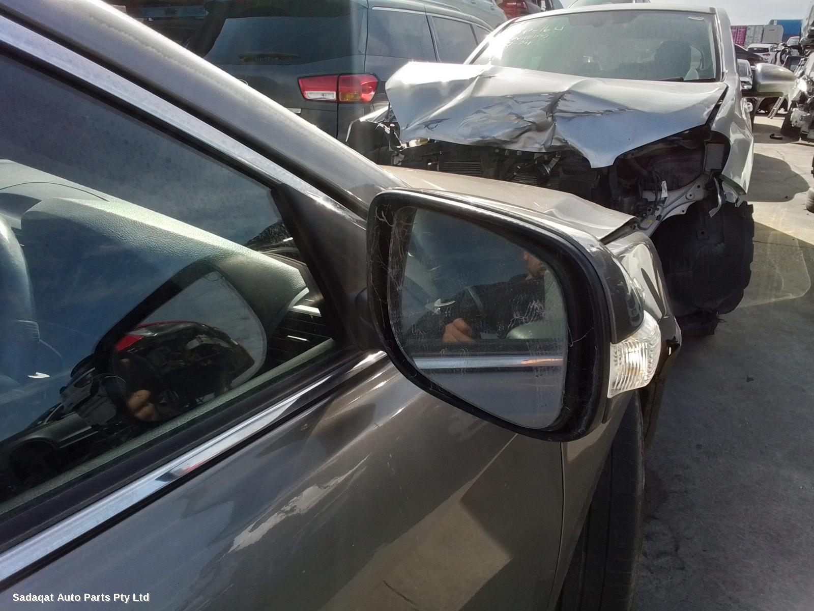 Toyota Aurion Left Guard