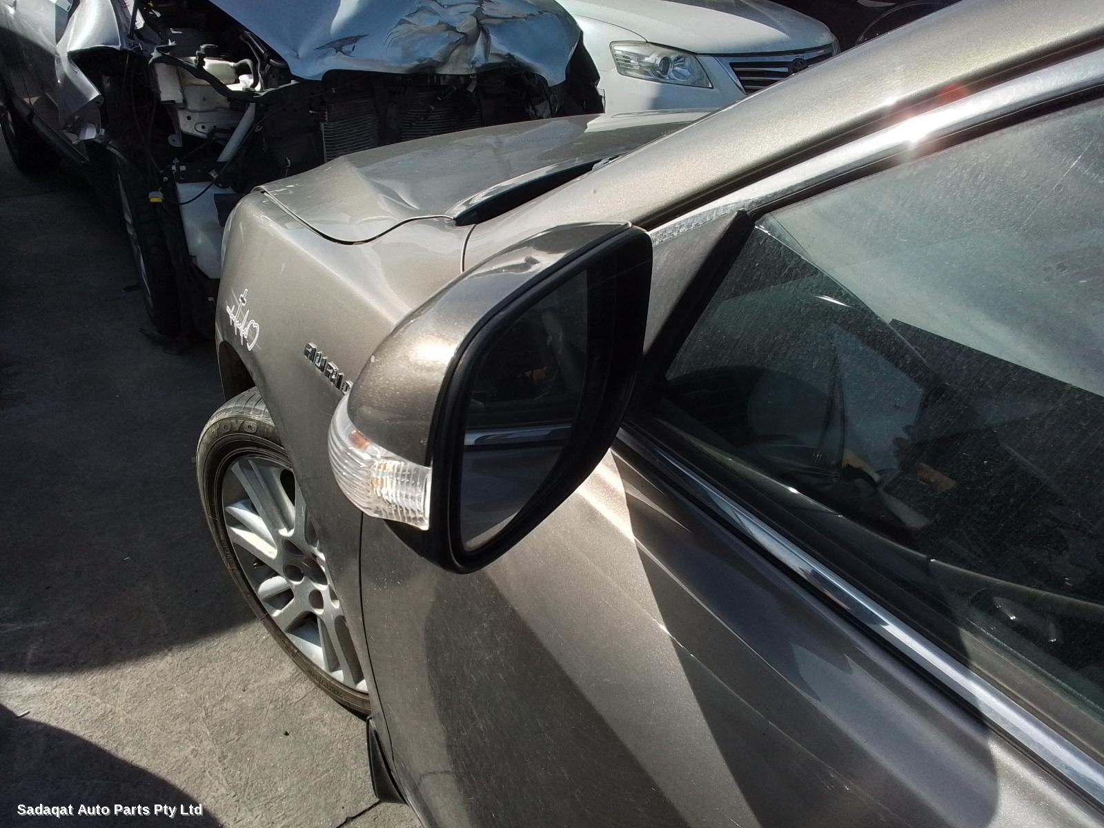 Toyota Aurion Left Guard