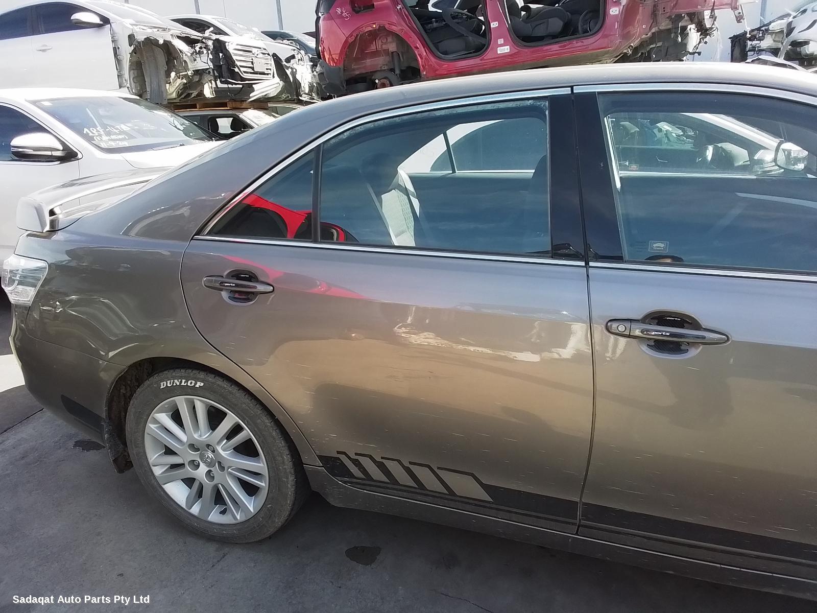 Toyota Aurion Left Guard