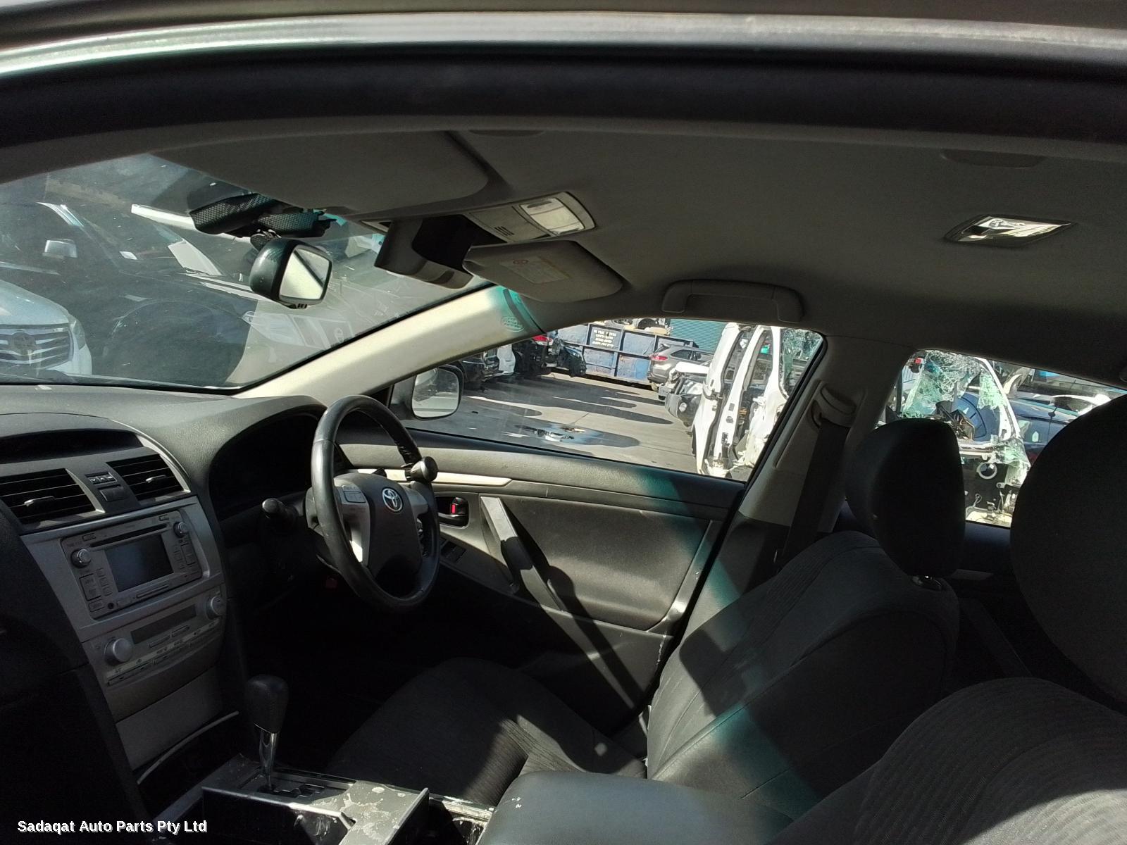 Toyota Aurion Left Guard