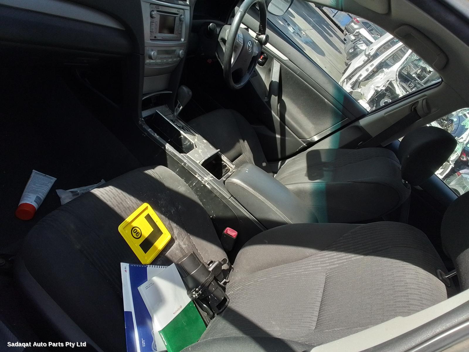 Toyota Aurion Left Guard