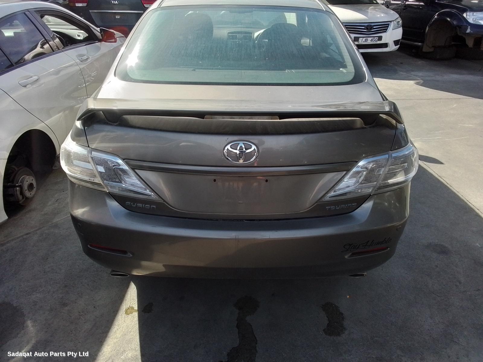 Toyota Aurion Left Guard