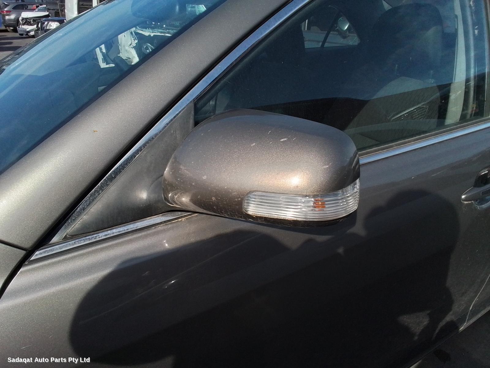 Toyota Aurion Left Guard