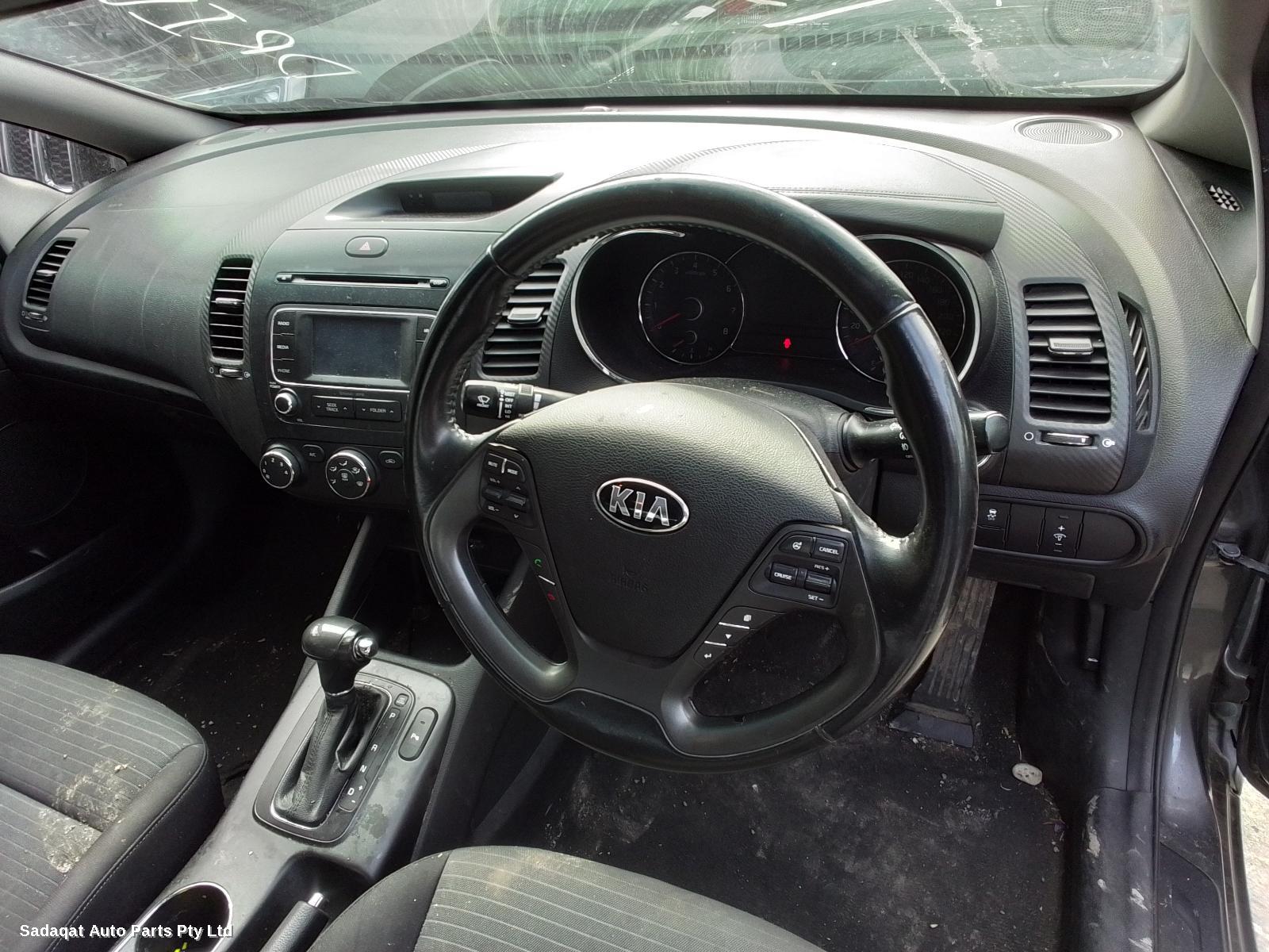 Kia Cerato Left Guard