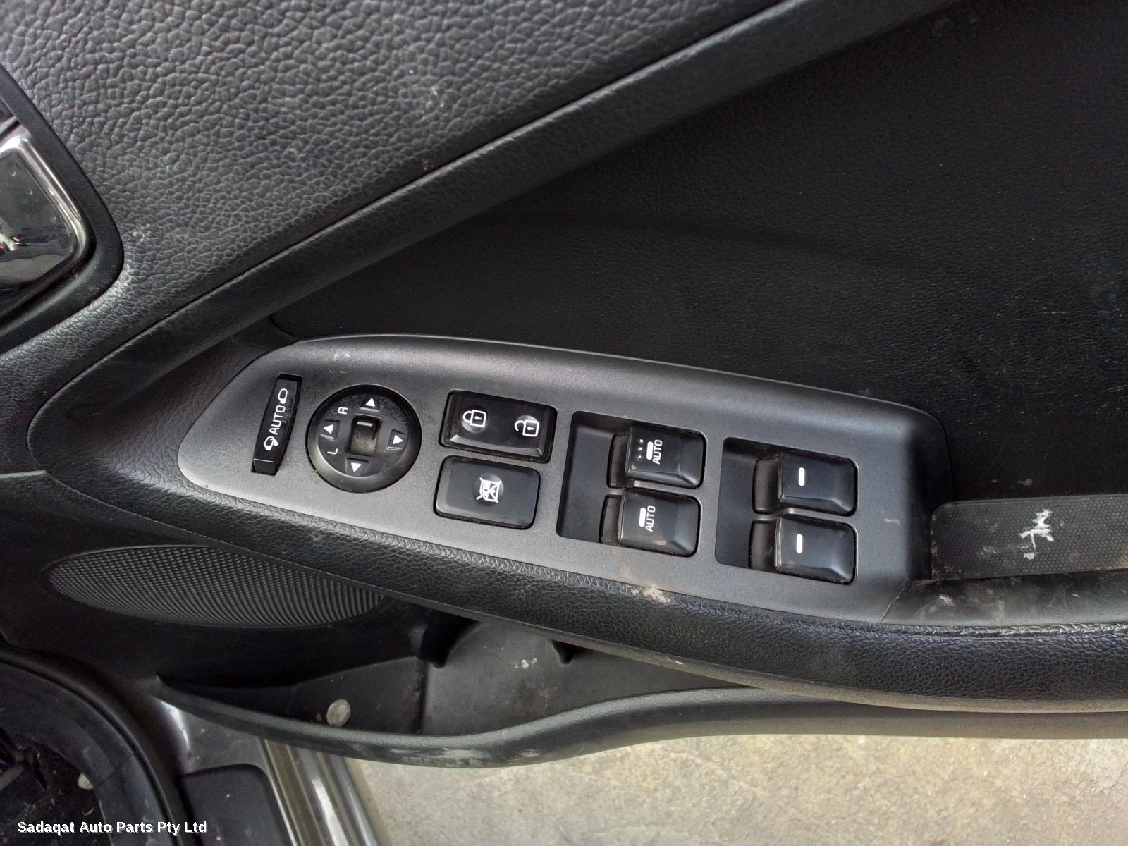 Kia Cerato Left Guard