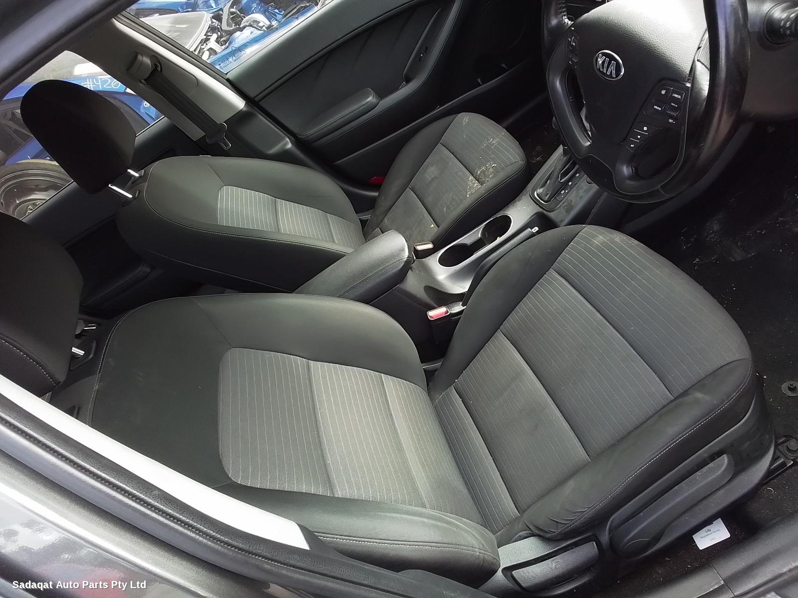 Kia Cerato Left Guard