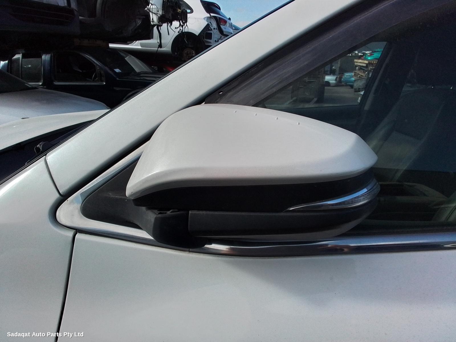 Toyota Kluger Left Taillight