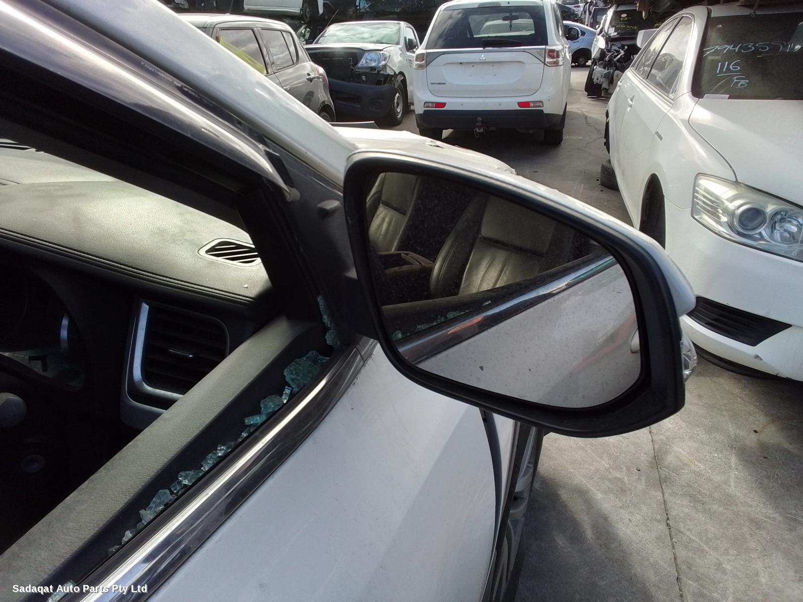 Toyota Kluger Left Taillight