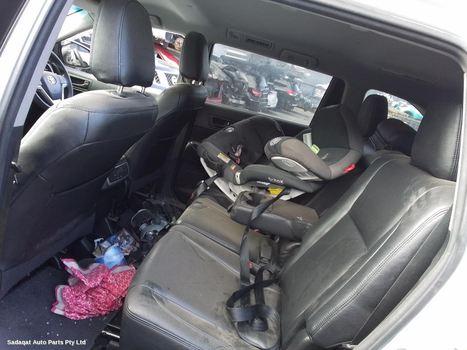 Toyota Kluger Left Taillight