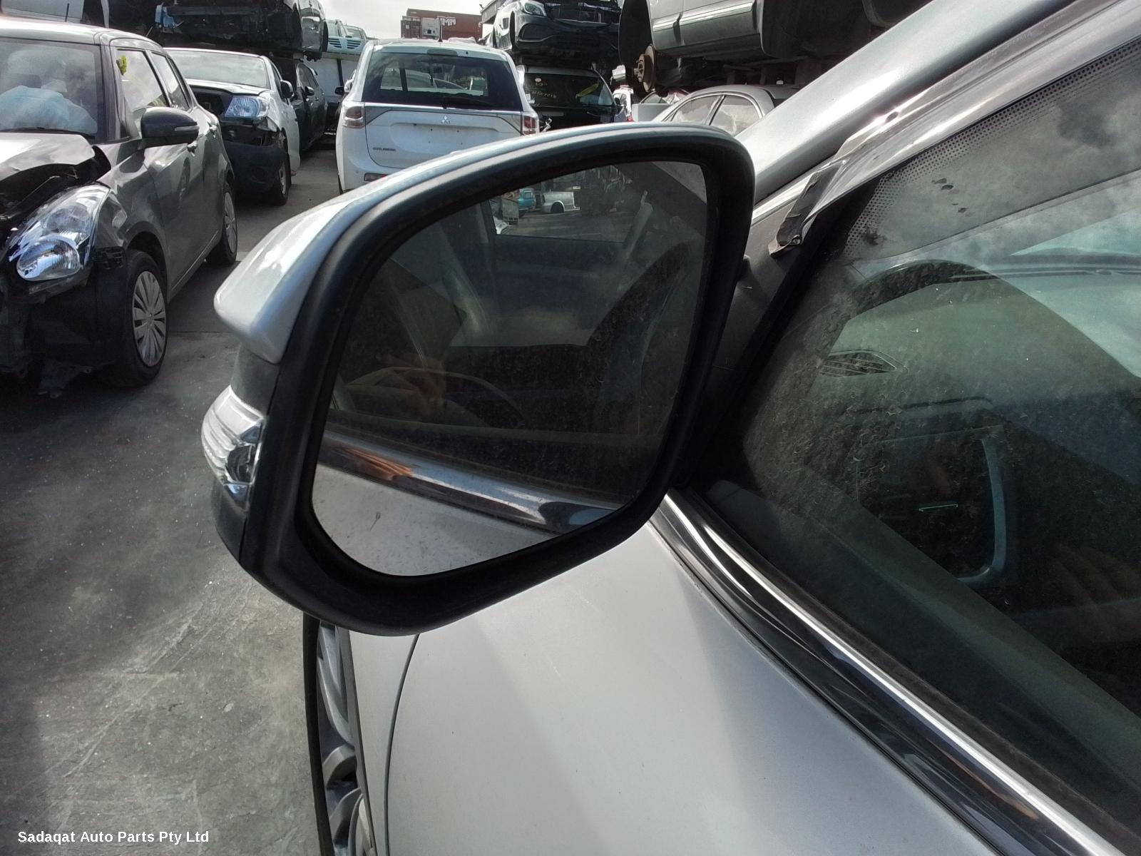 Toyota Kluger Left Taillight