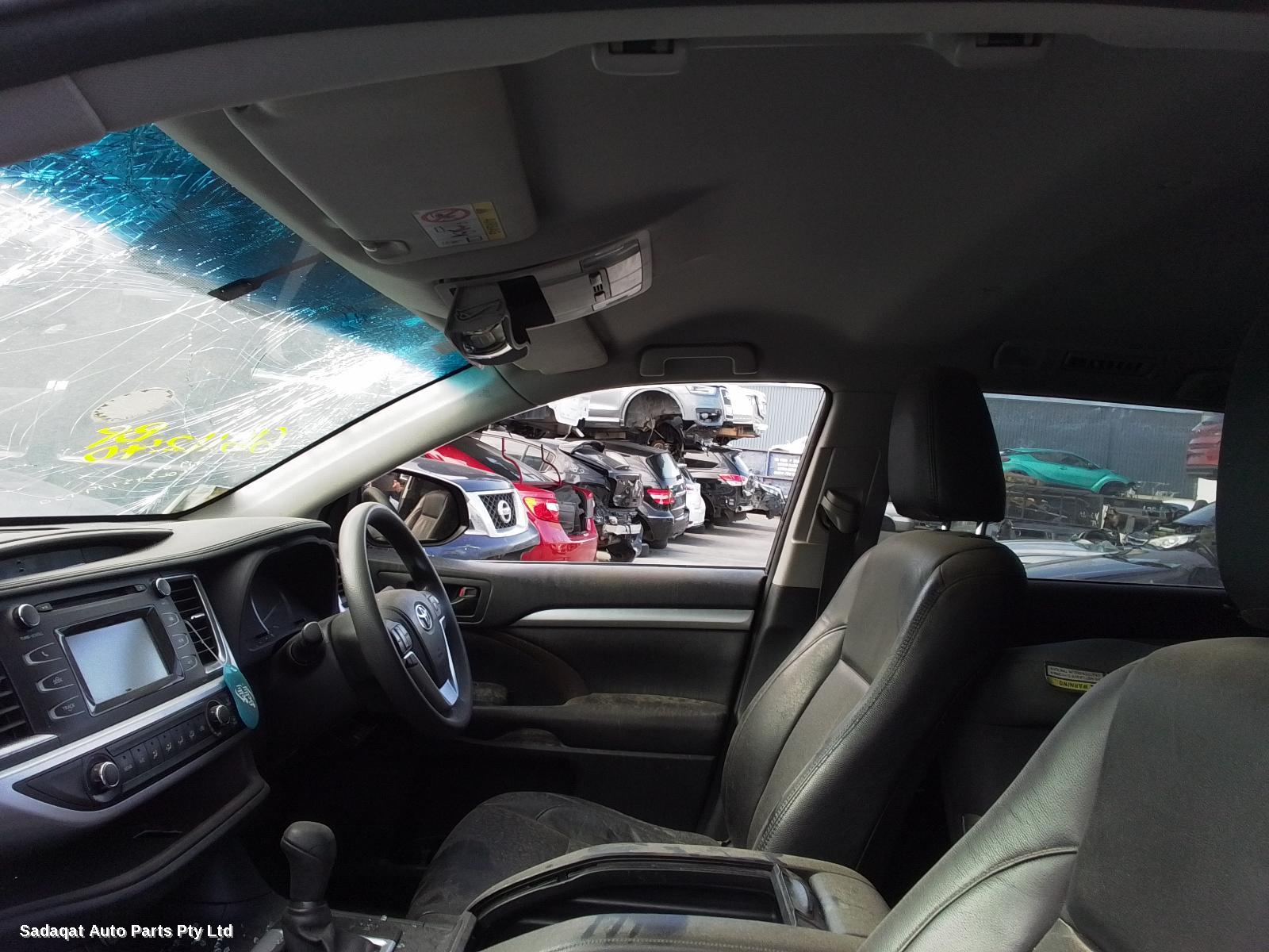 Toyota Kluger Left Taillight