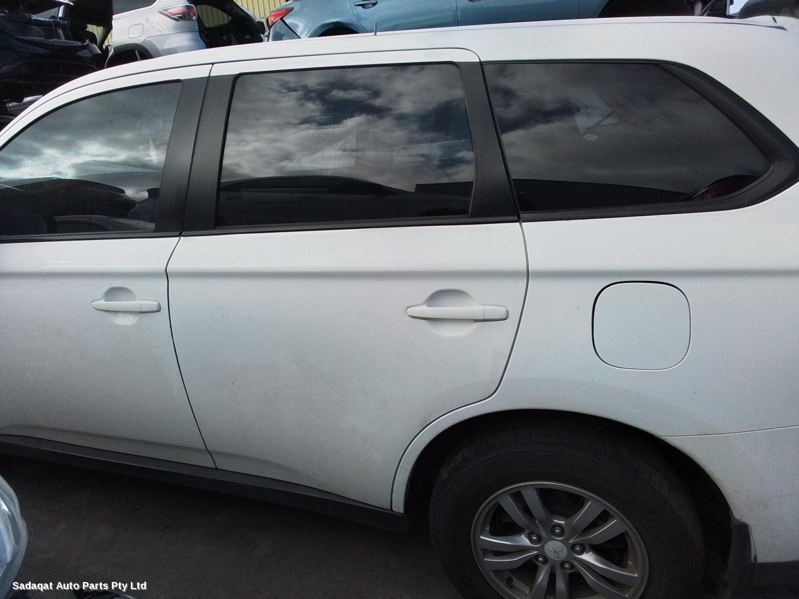 Mitsubishi Outlander Right Front Door