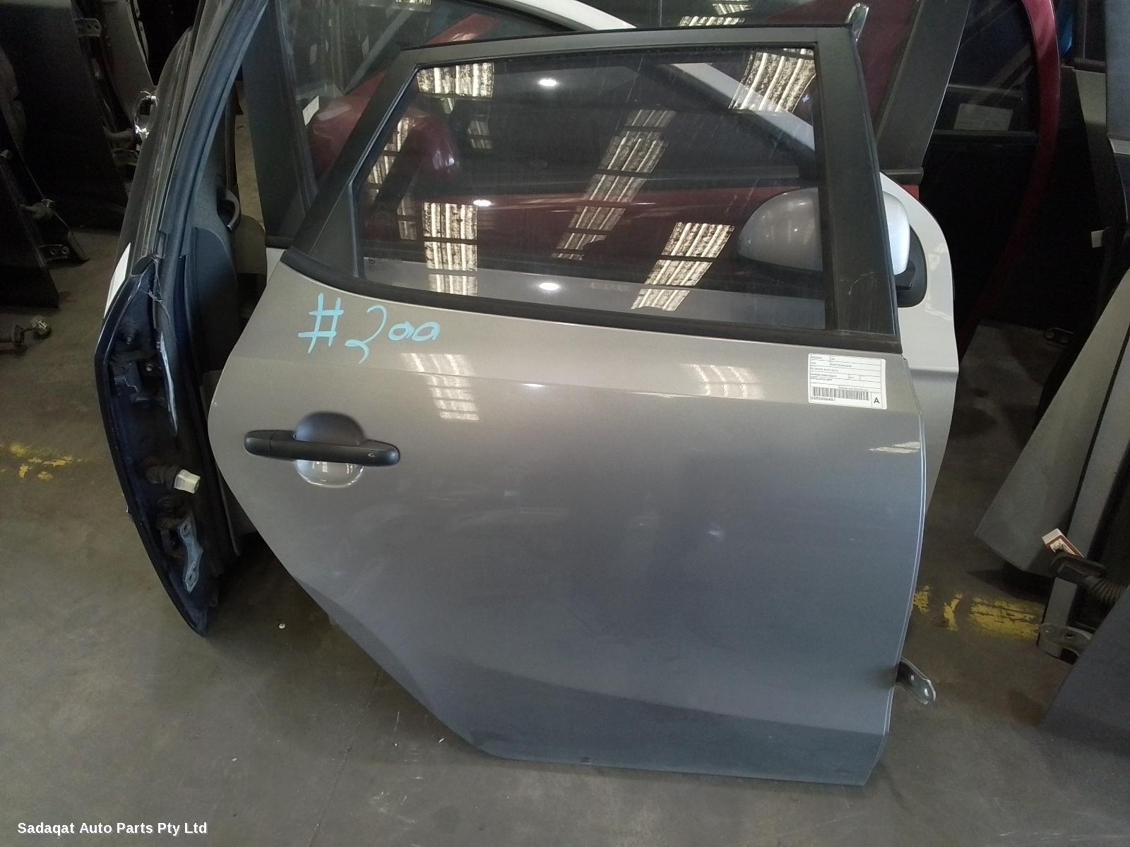 Hyundai I30 Right_rear_door_sliding