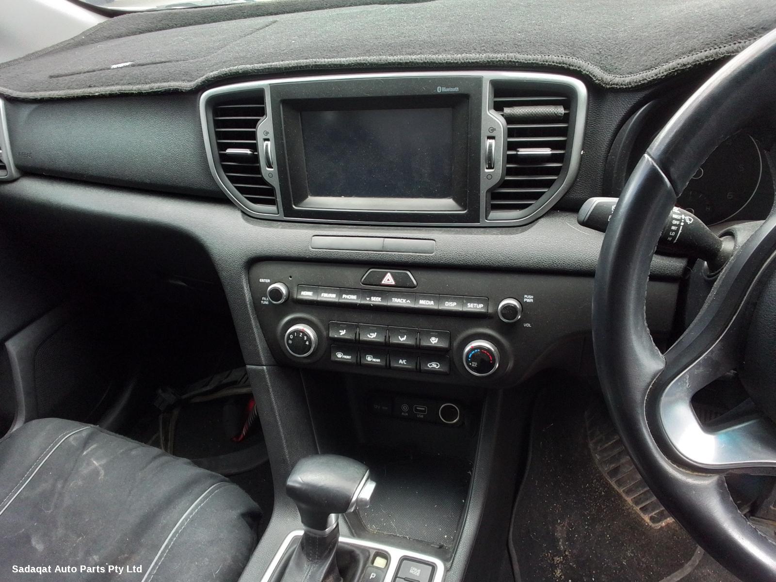 Kia Sportage Bonnet Lock/support