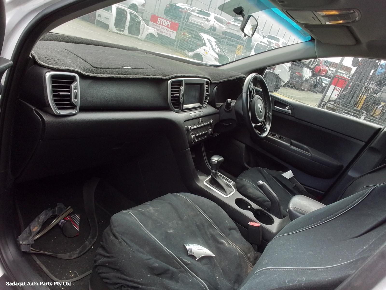 Kia Sportage Bonnet Lock/support