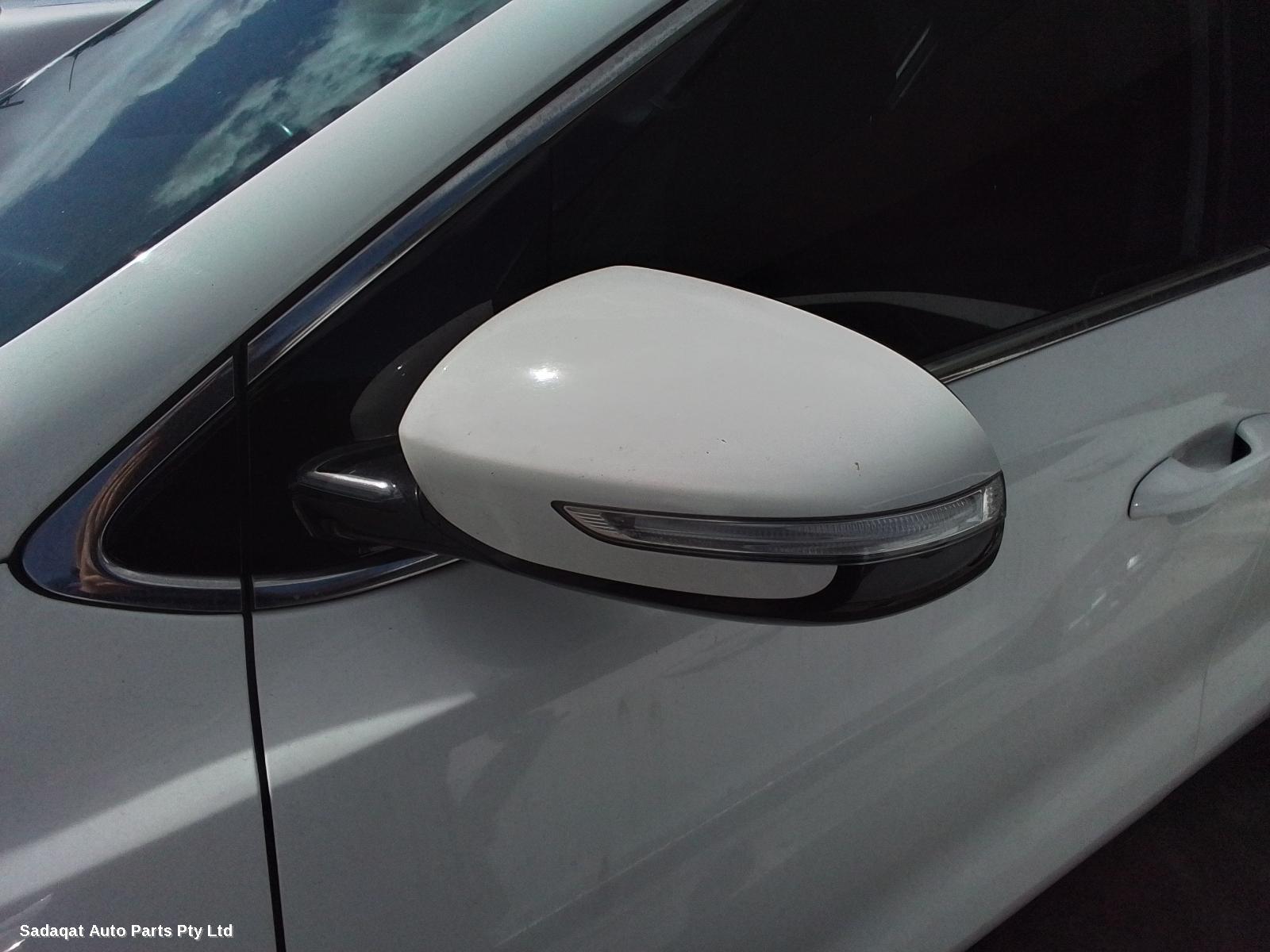 Kia Sportage Bonnet Lock/support