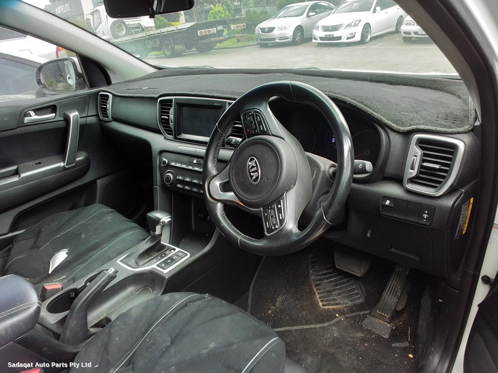 Kia Sportage Bonnet Lock/support