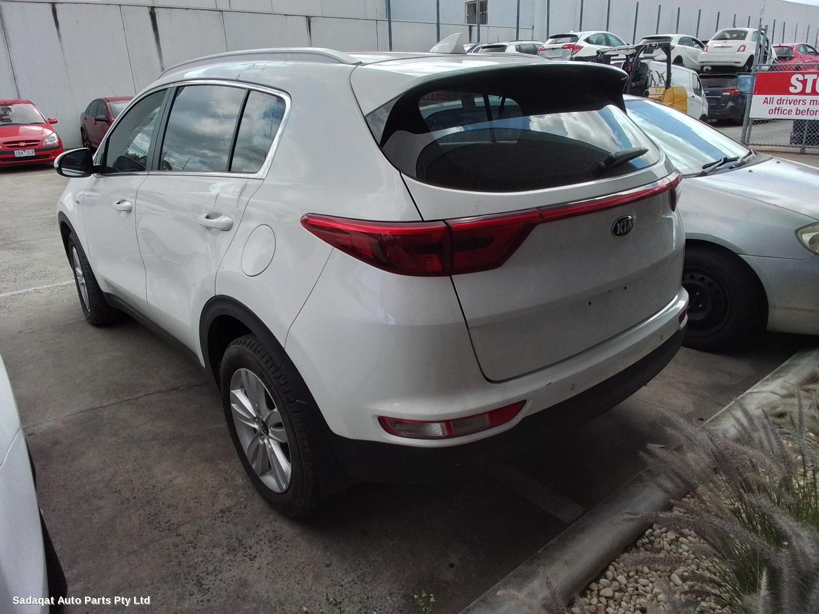 Kia Sportage Bonnet Lock/support