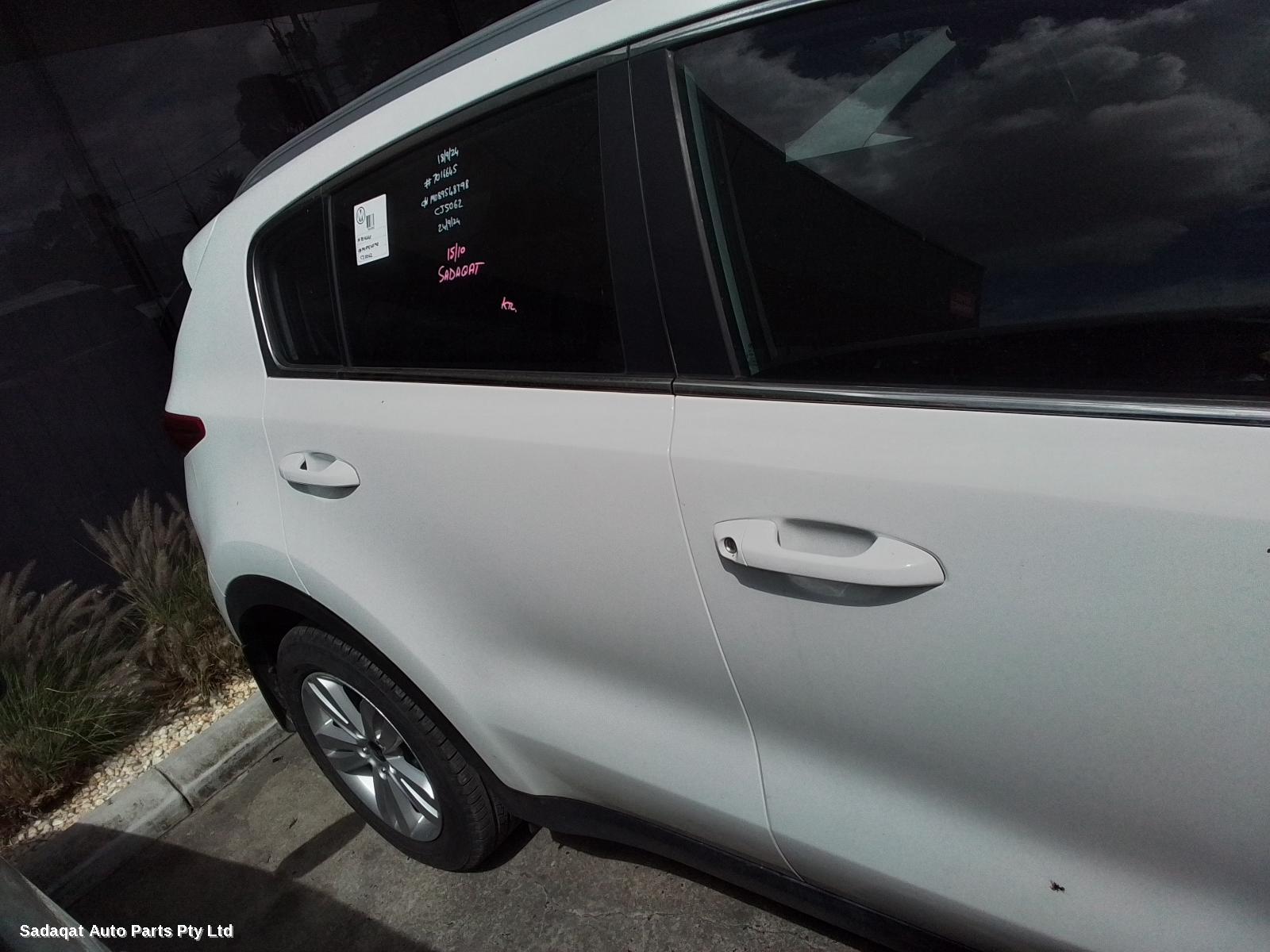 Kia Sportage Bonnet Lock/support