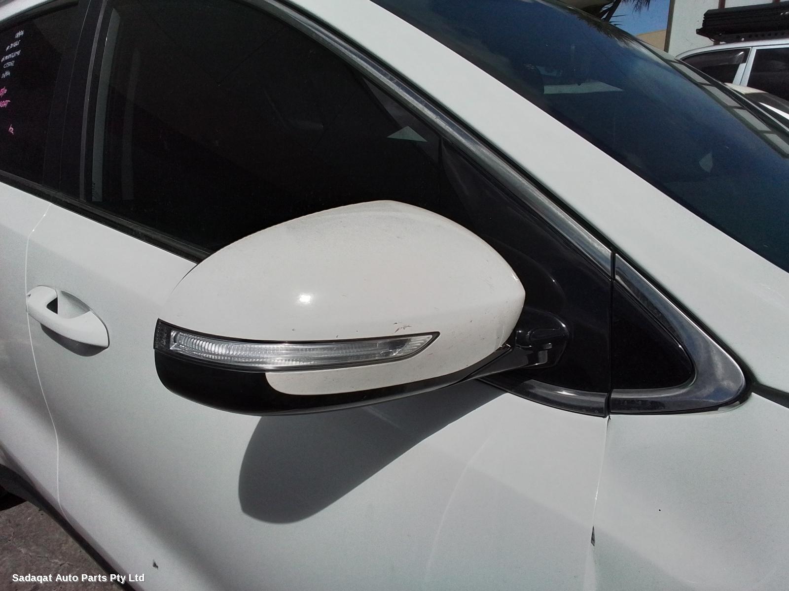 Kia Sportage Bonnet Lock/support