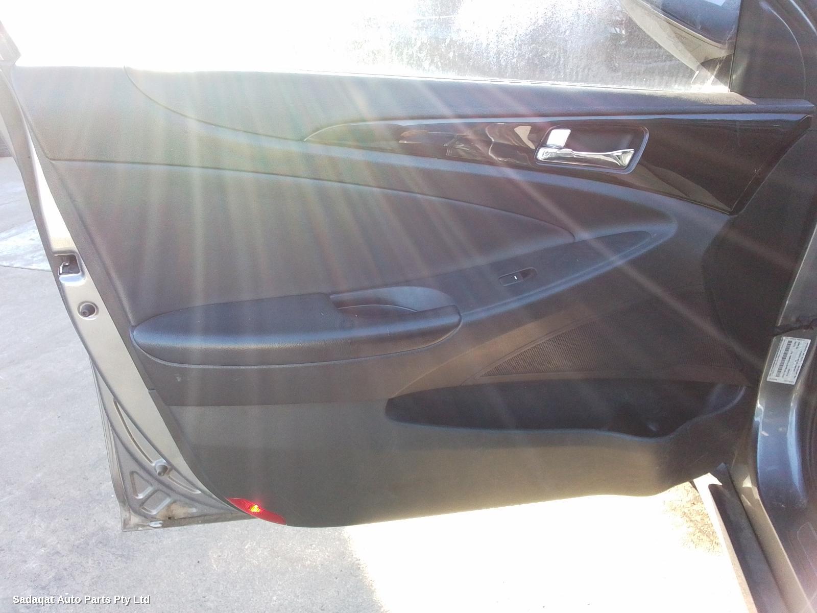 Hyundai I45 Left Guard