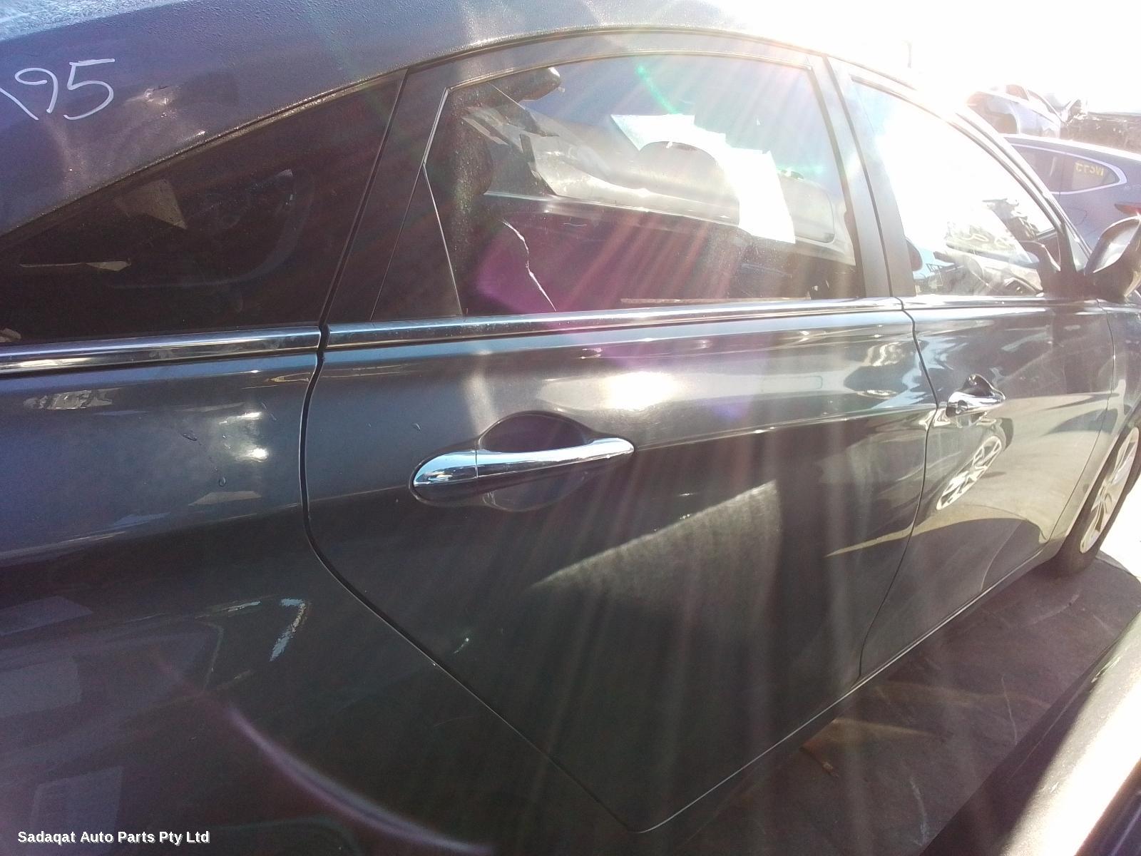 Hyundai I45 Left Guard