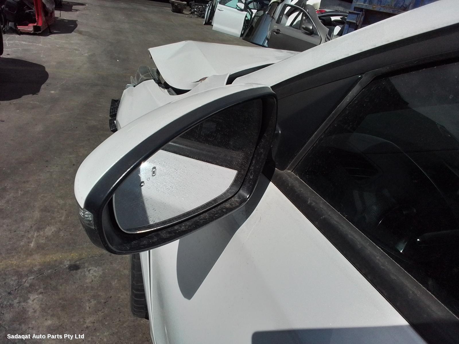 Kia Cerato Right Door Mirror