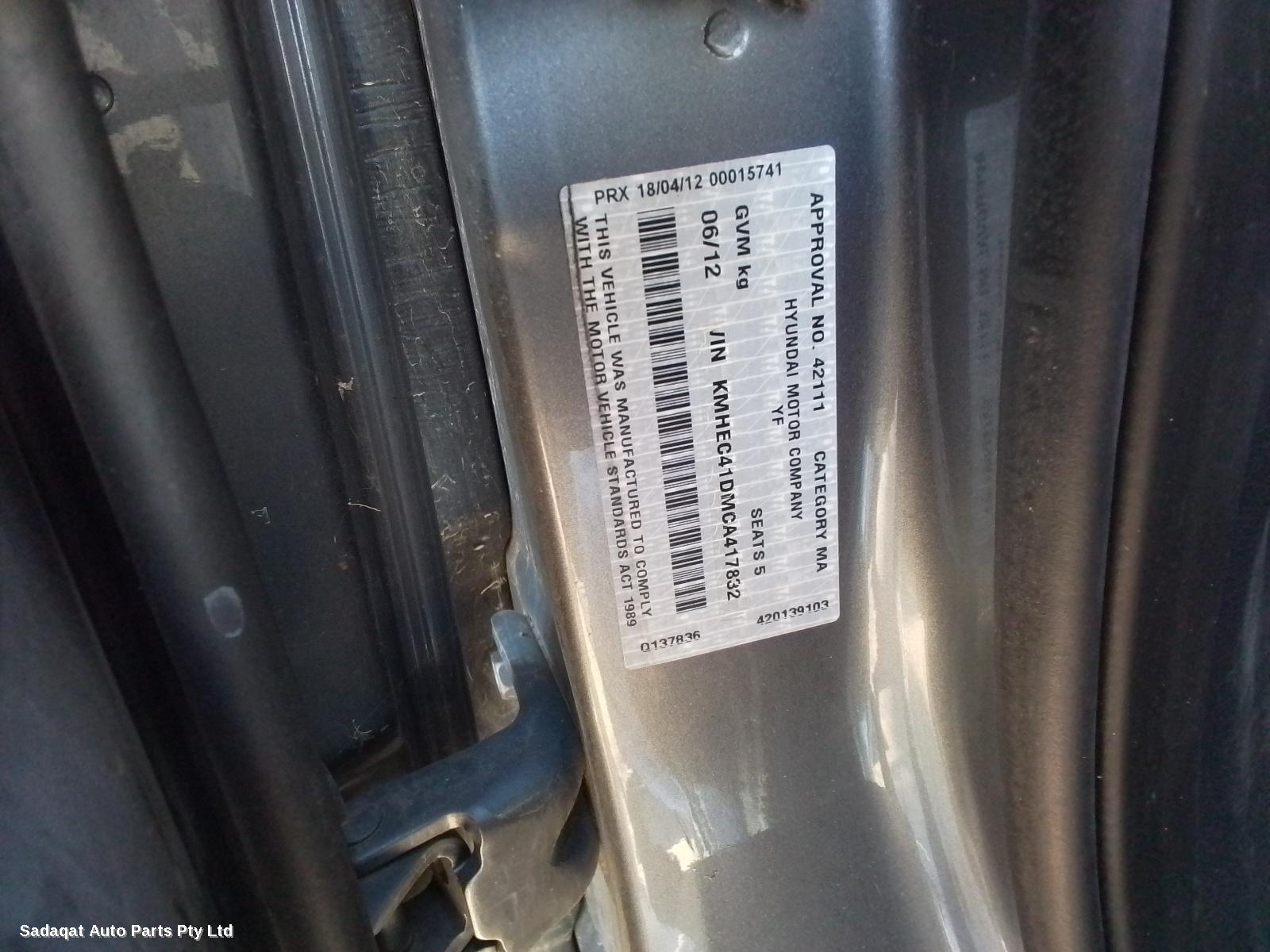 Hyundai I45 Left Guard