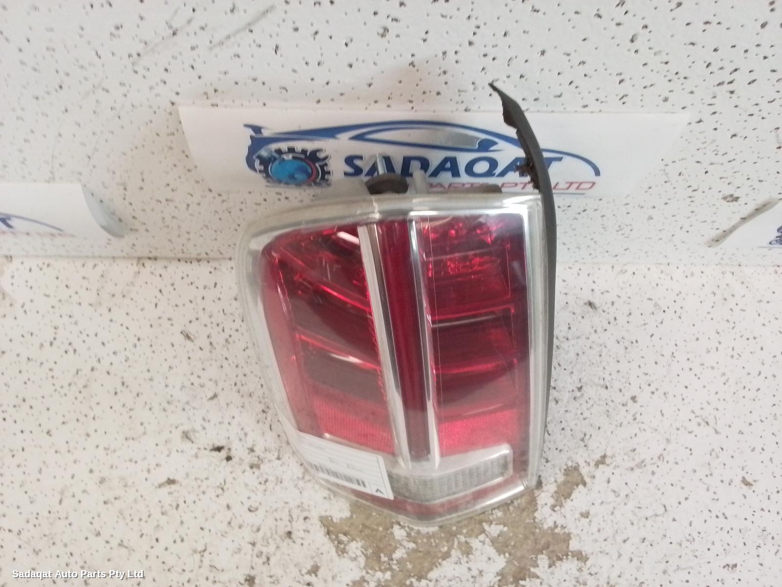 Chrysler 300c Left Taillight