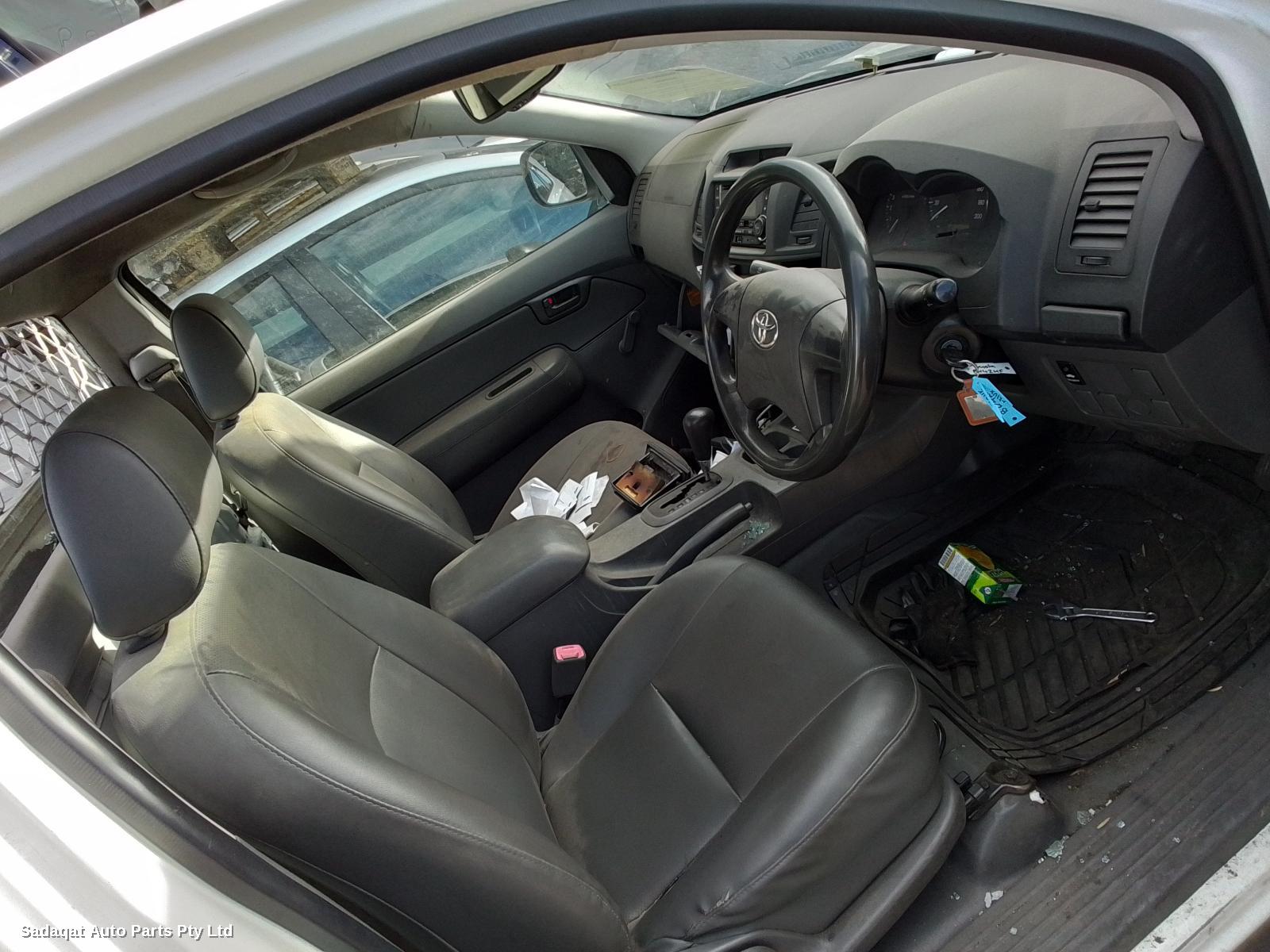 Toyota Hilux Right Front Door Window