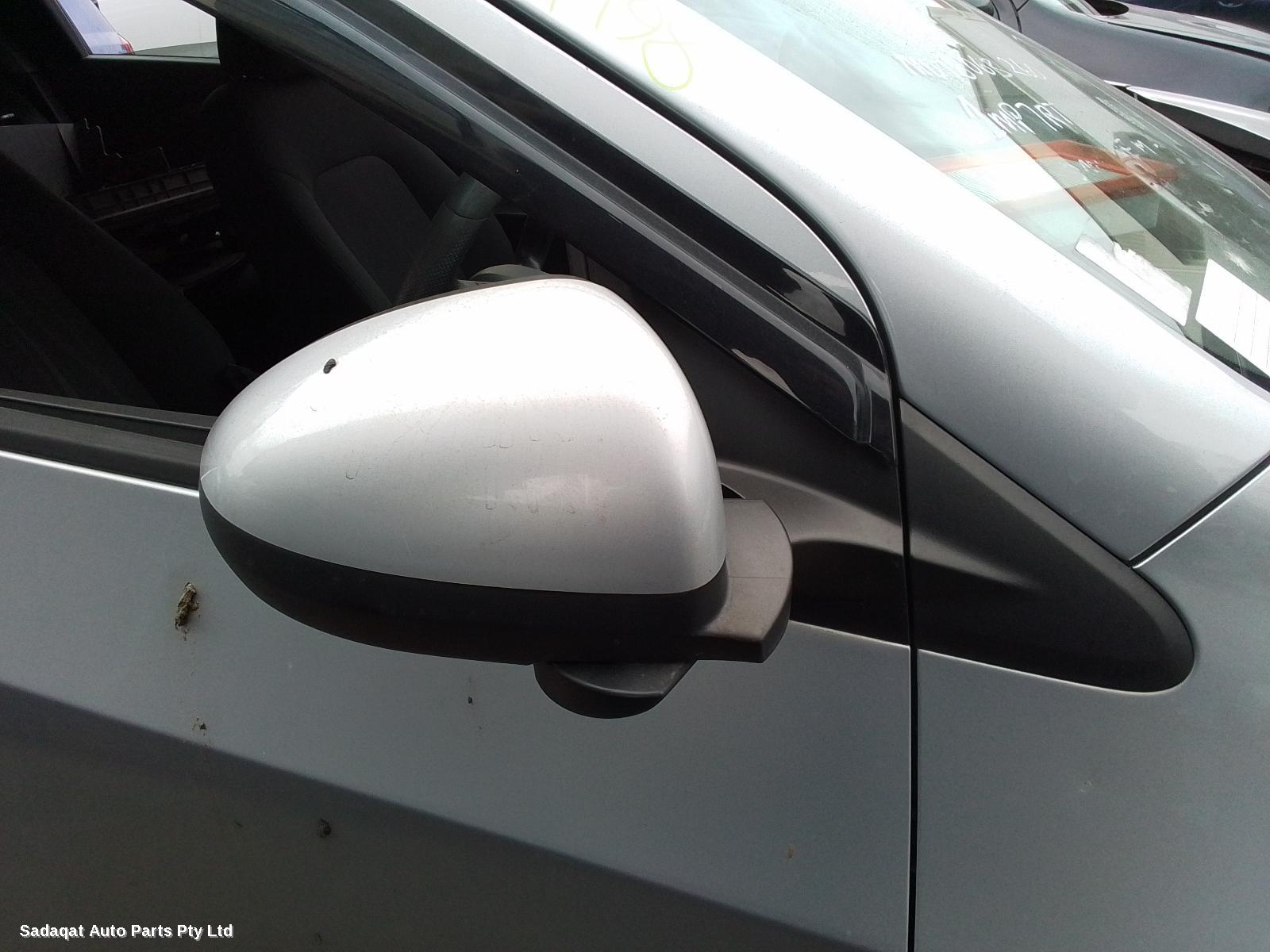 Holden Barina Bonnet Hinge/strut