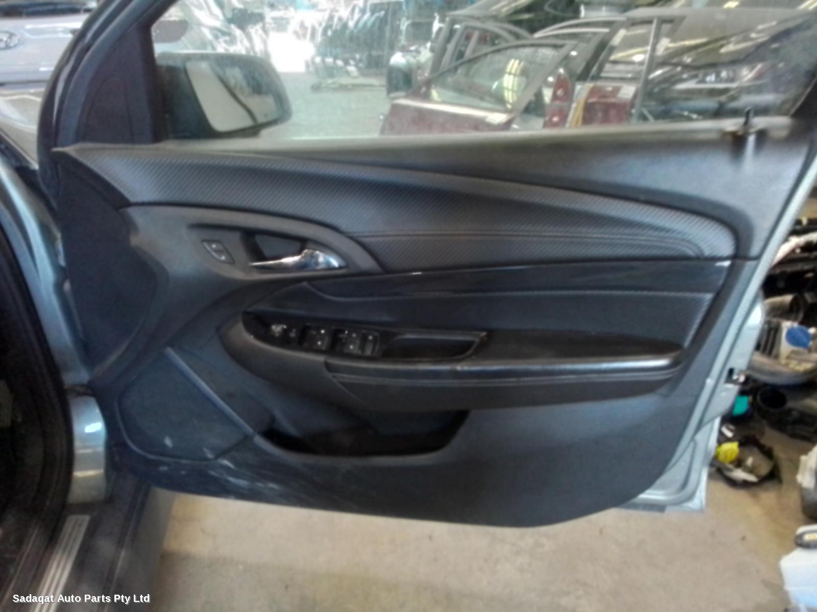 Holden Commodore Right Front Hub Assembly