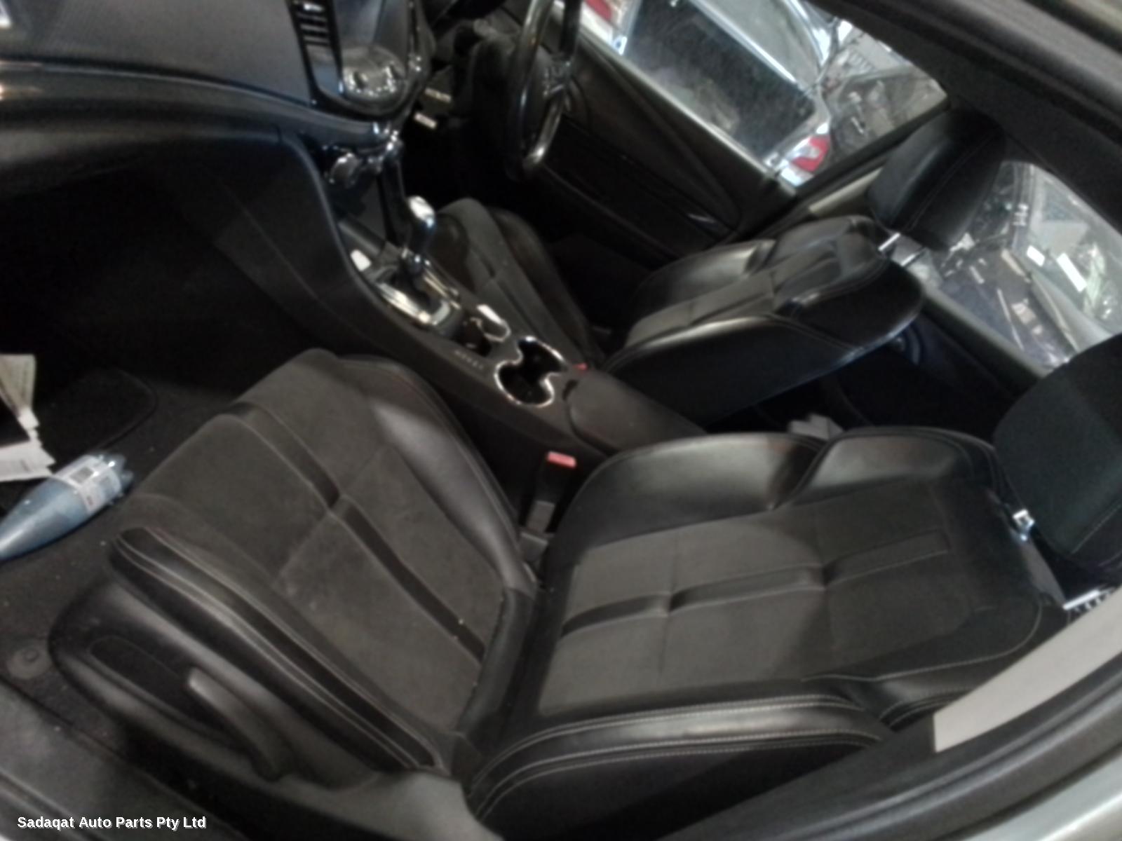 Holden Commodore Right Front Hub Assembly