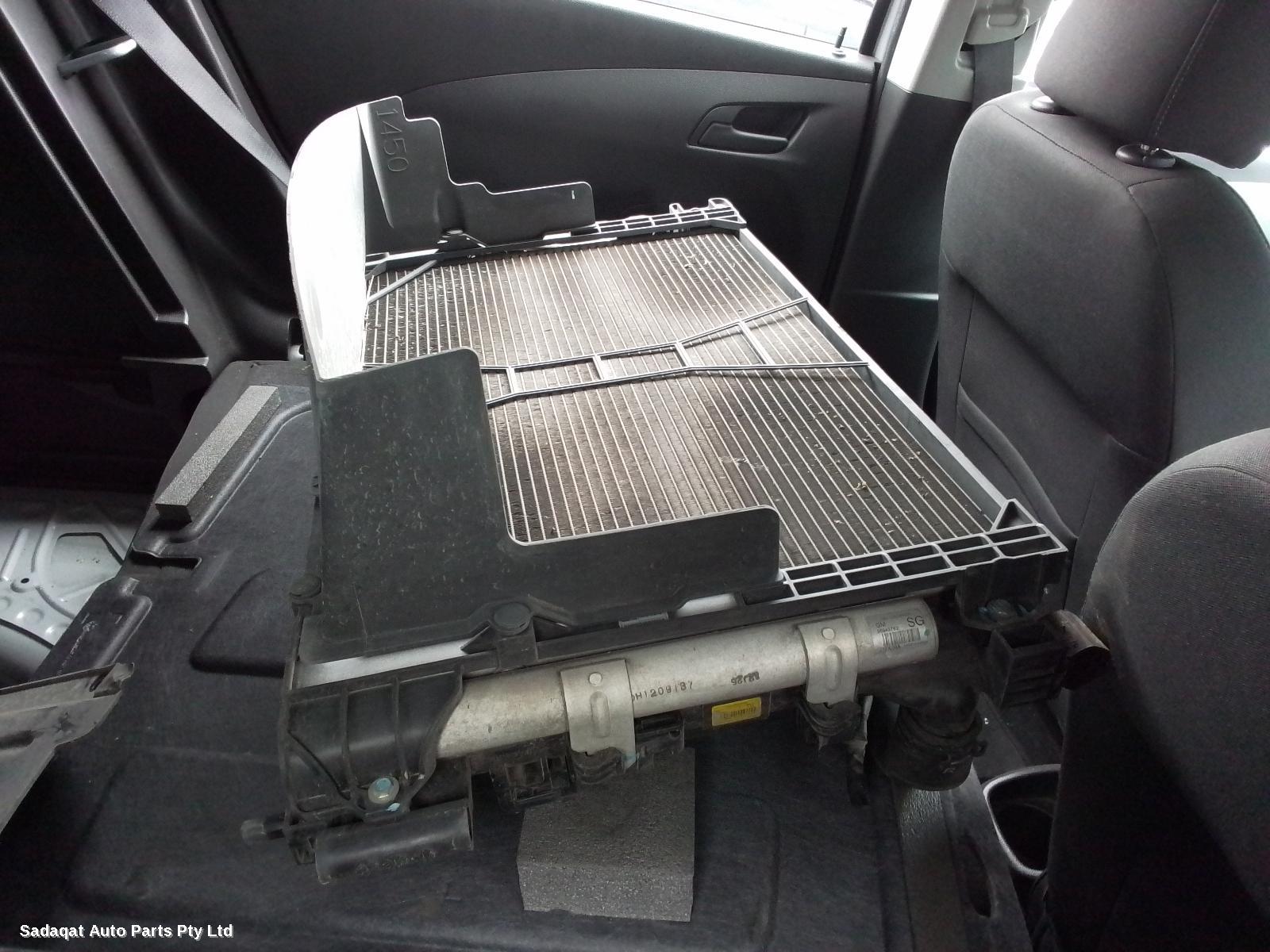 Holden Barina Bonnet Hinge/strut