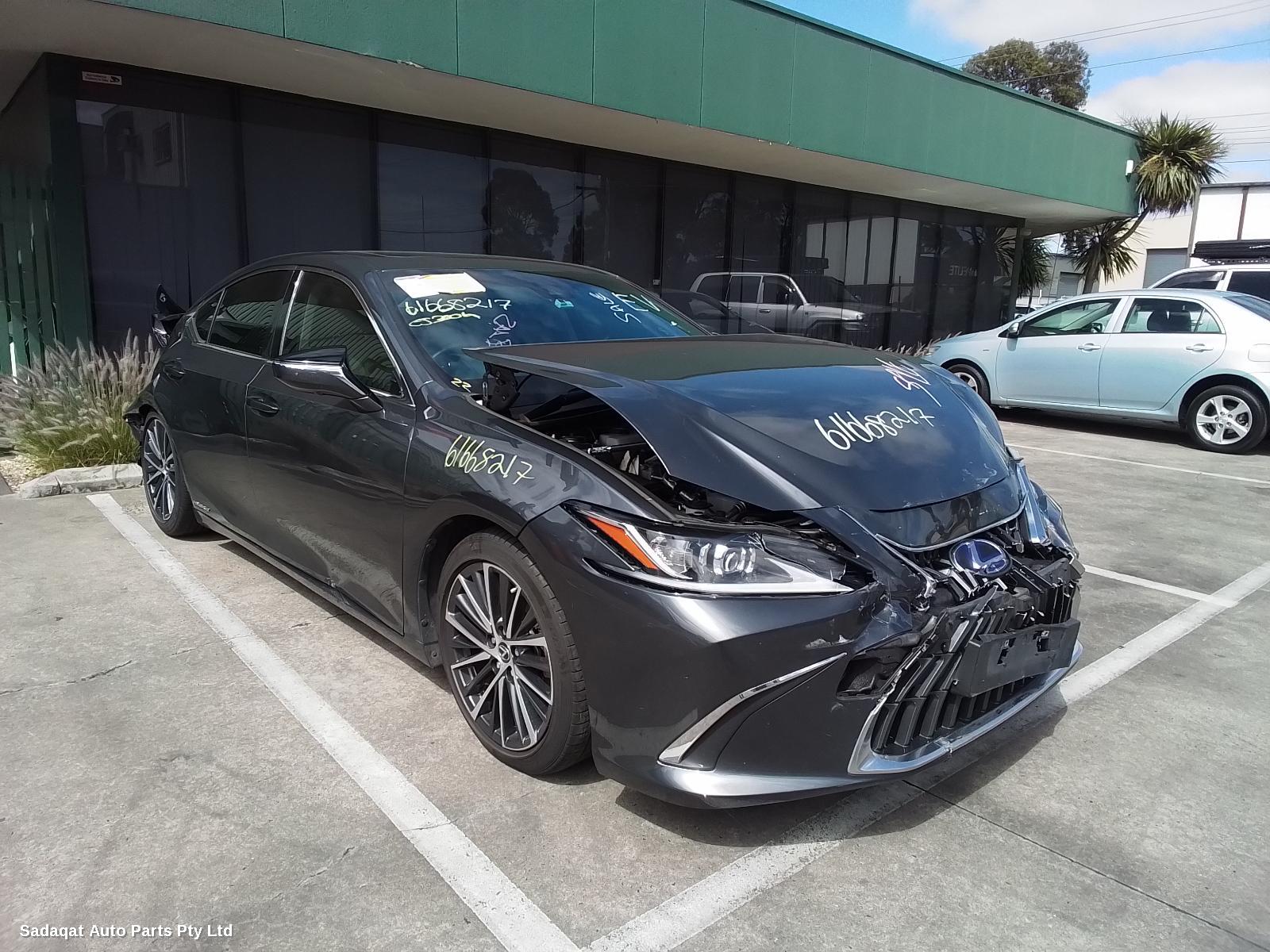 Lexus Es Series (13-) Left Door Mirror