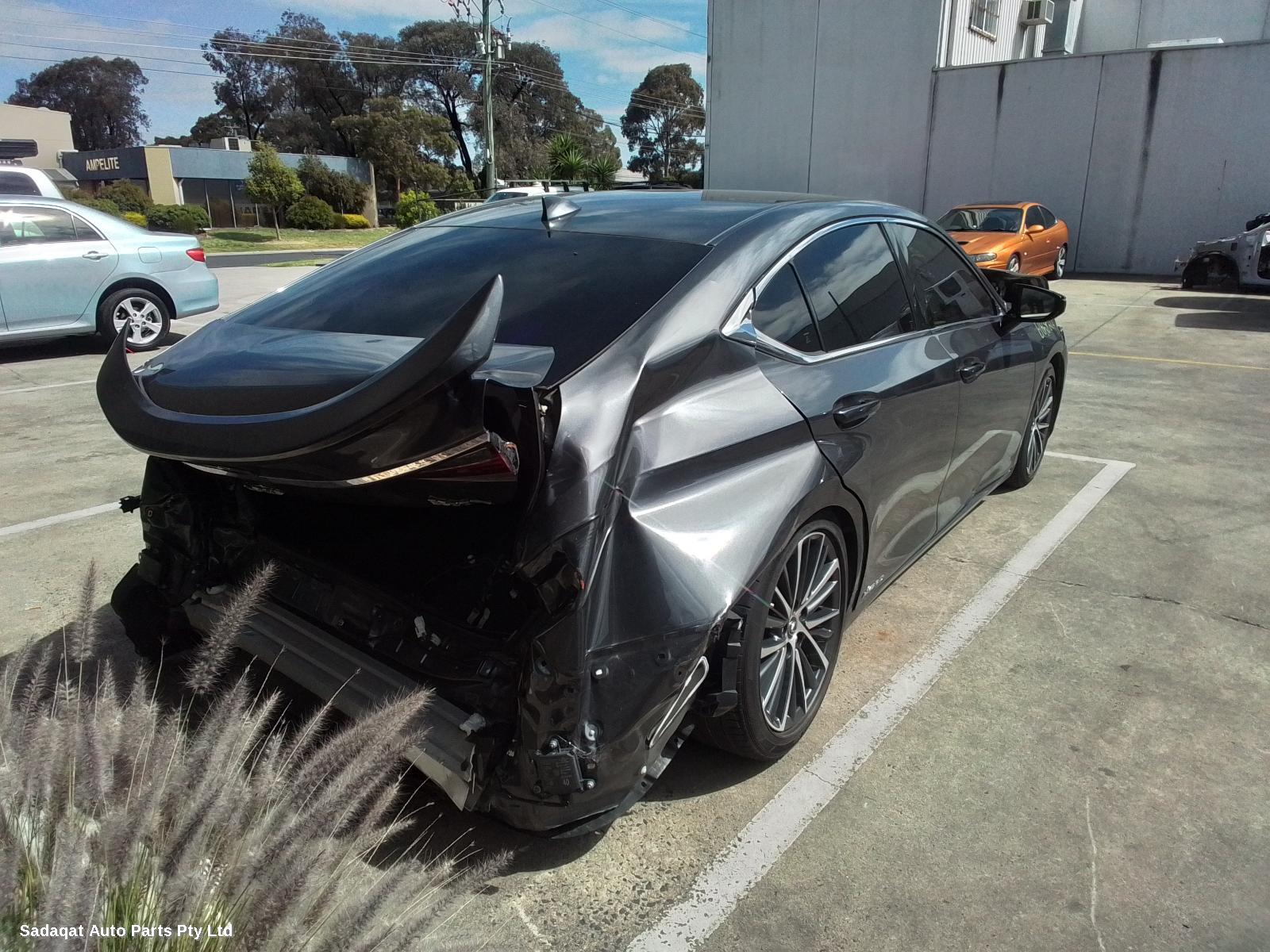 Lexus Es Series (13-) Left Door Mirror