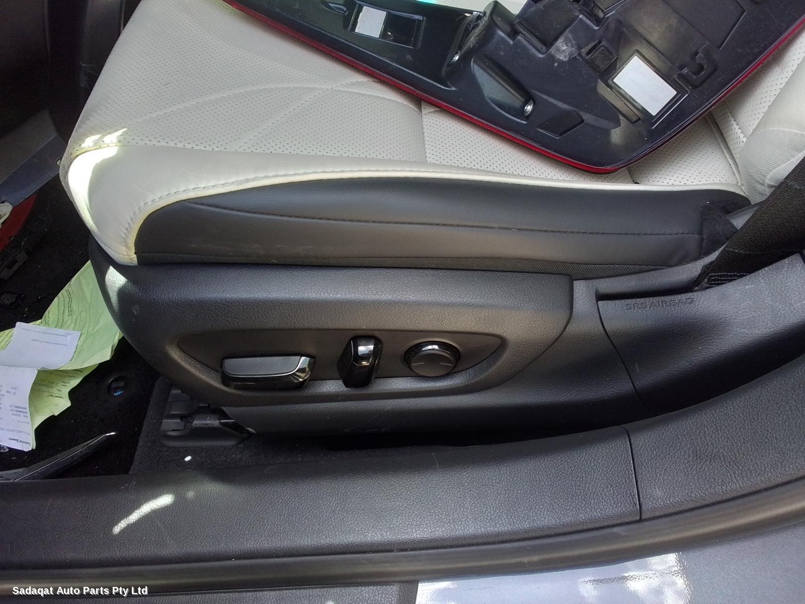 Lexus Es Series (13-) Left Door Mirror