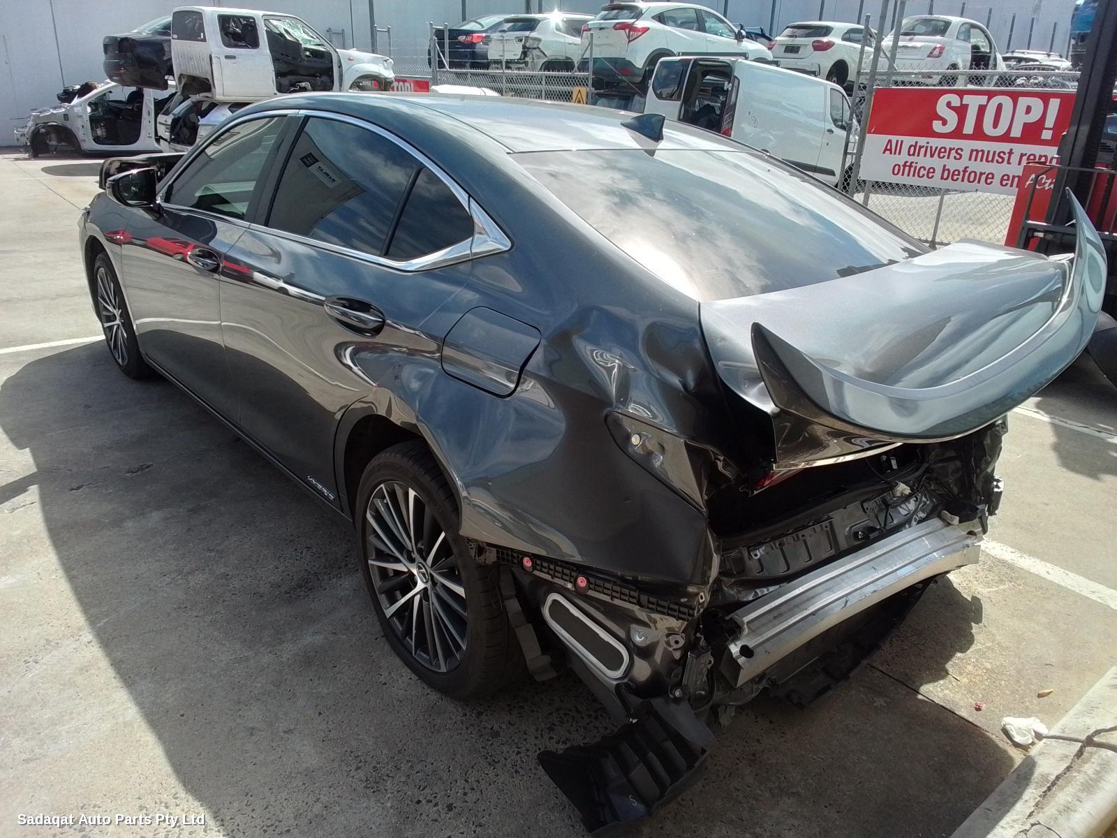 Lexus Es Series (13-) Left Door Mirror