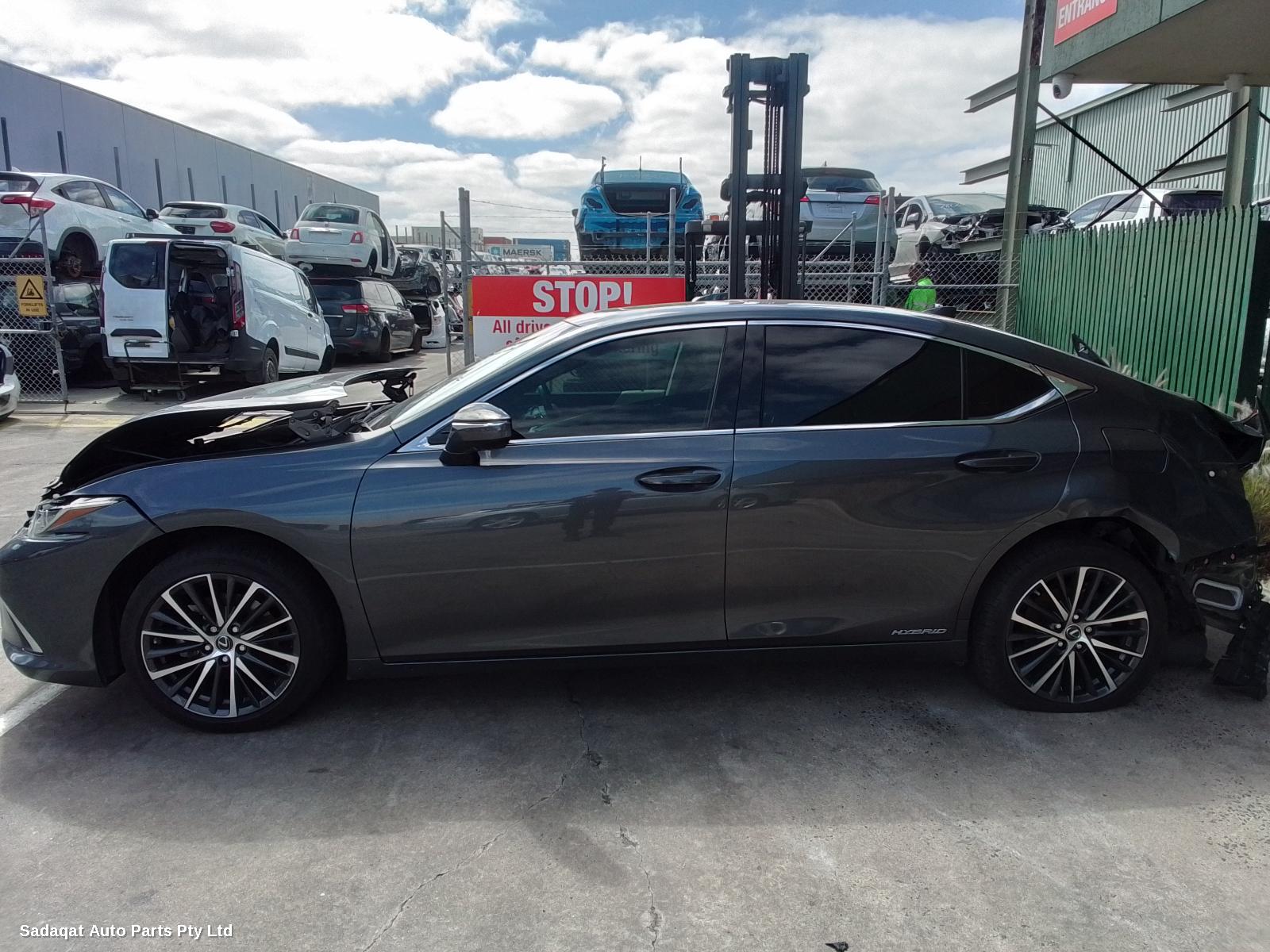 Lexus Es Series (13-) Left Door Mirror