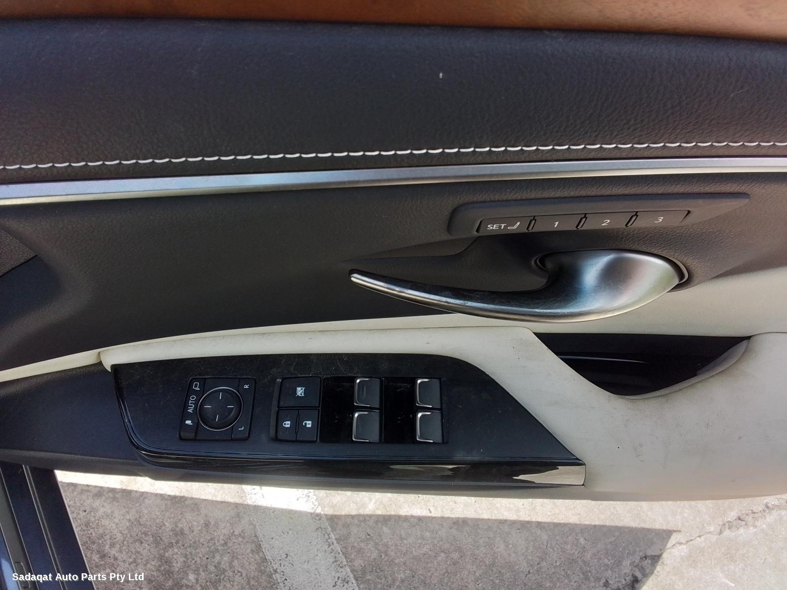 Lexus Es Series (13-) Left Door Mirror