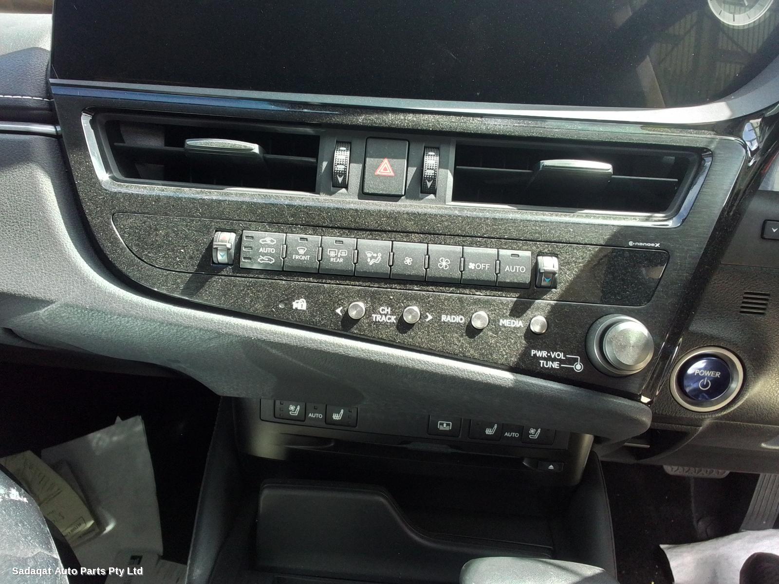 Lexus Es Series (13-) Left Door Mirror