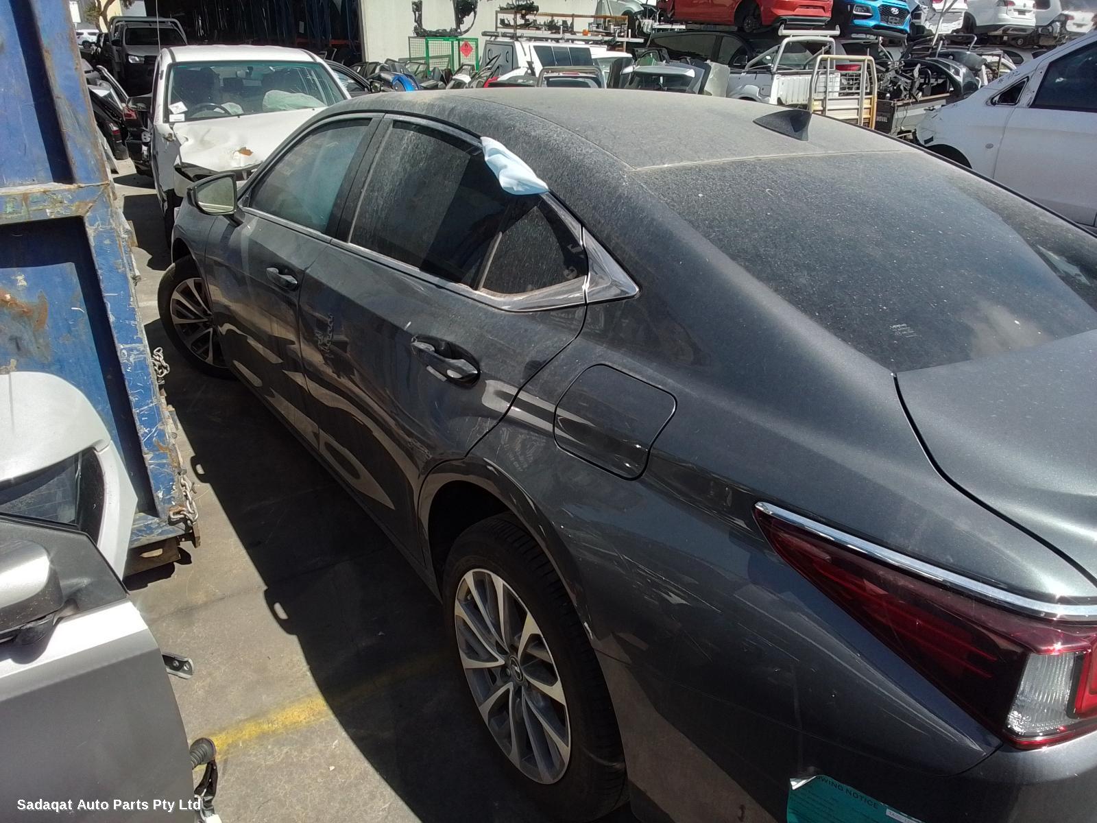 Lexus Es Series (13-) Left Door Mirror