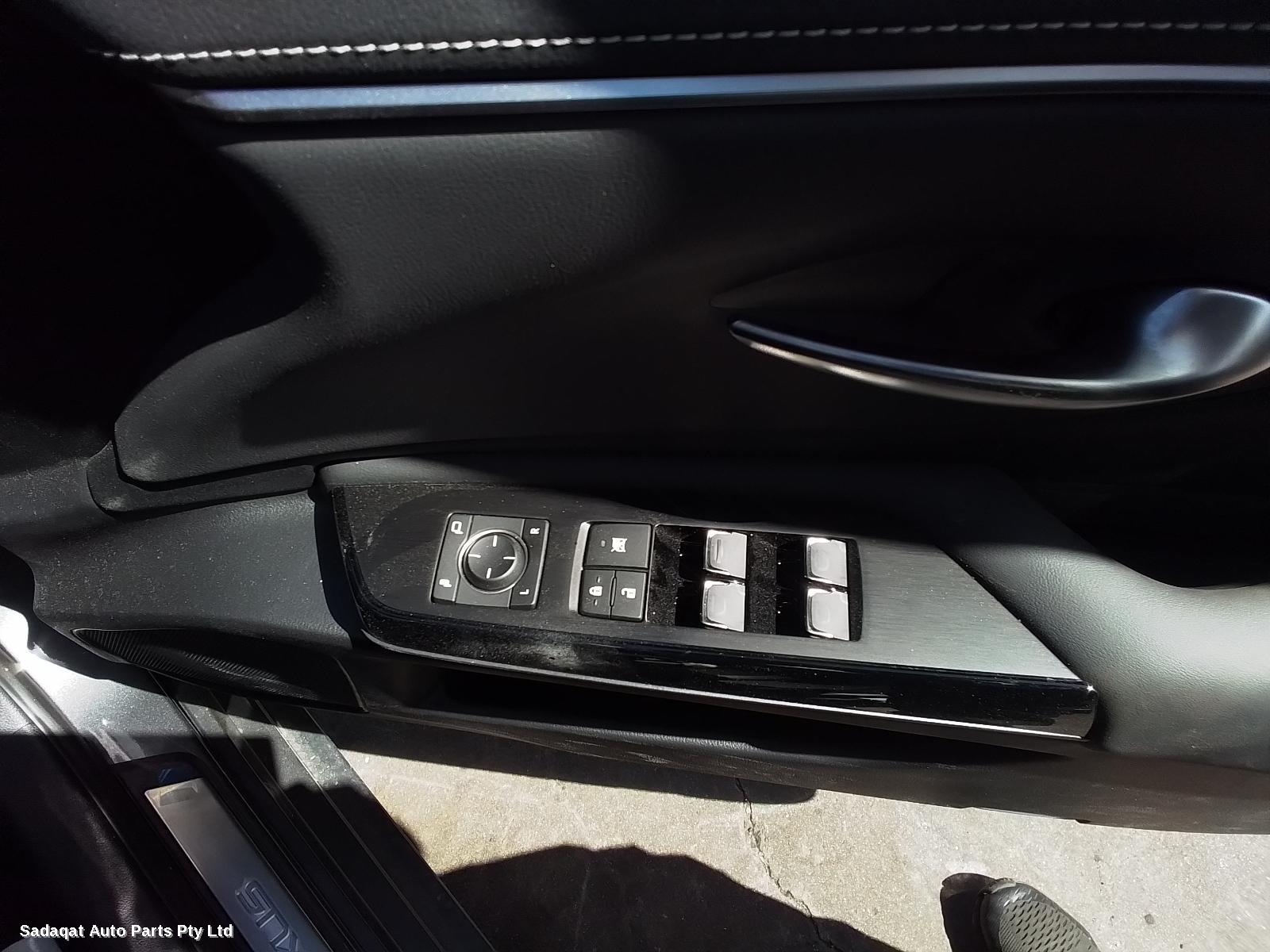 Lexus Es Series (13-) Left Door Mirror