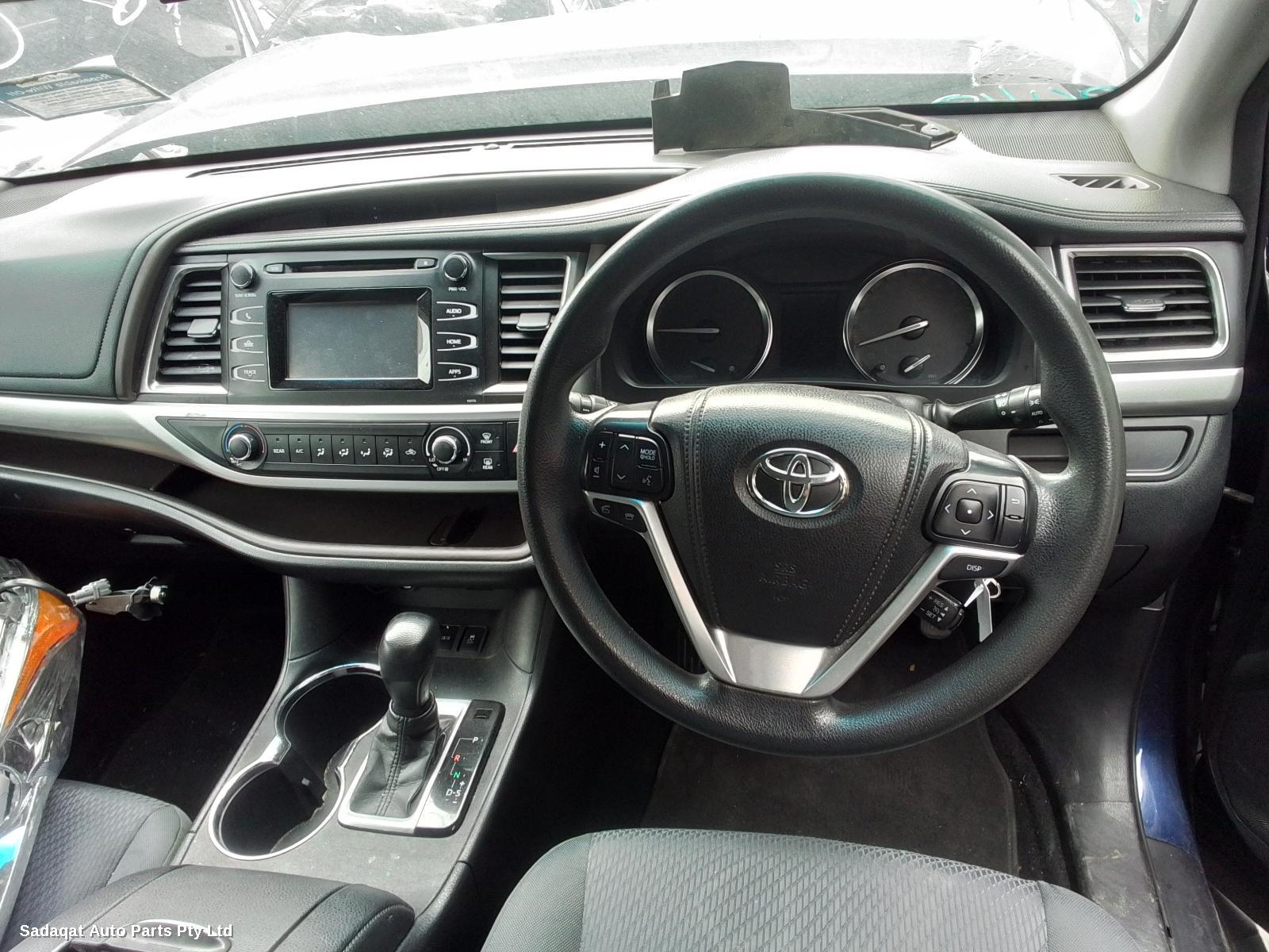 Toyota Kluger Left Guard