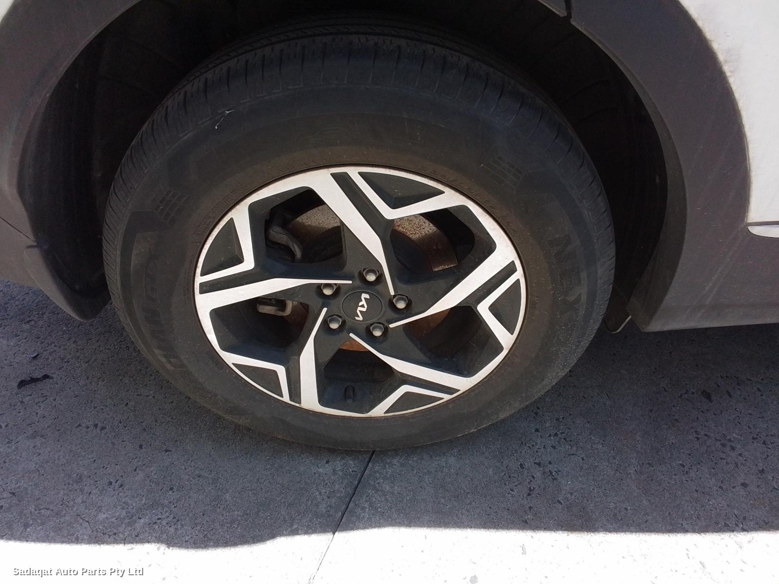 Kia Sportage Hoodlining