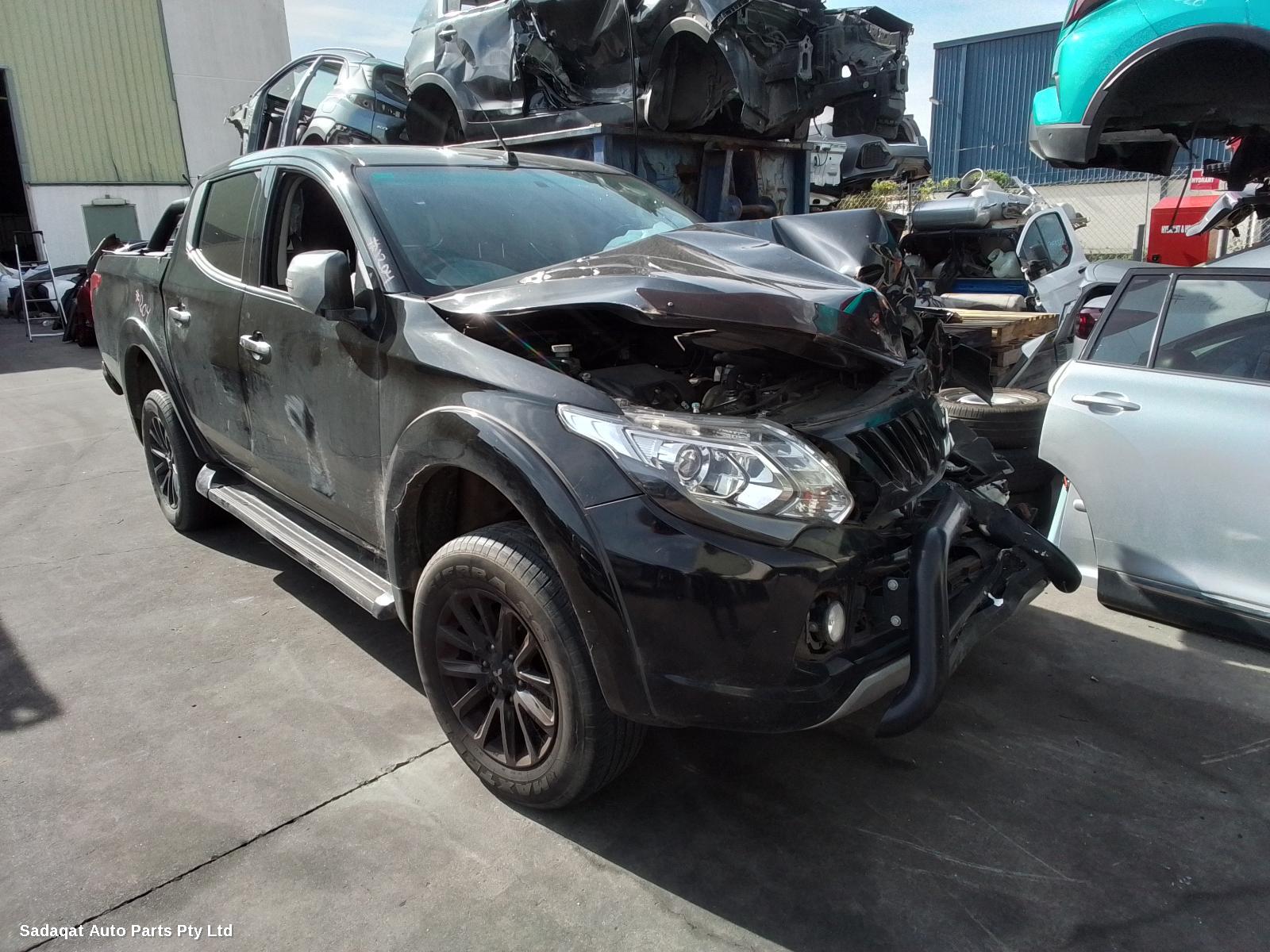 Mitsubishi Triton Right Taillight